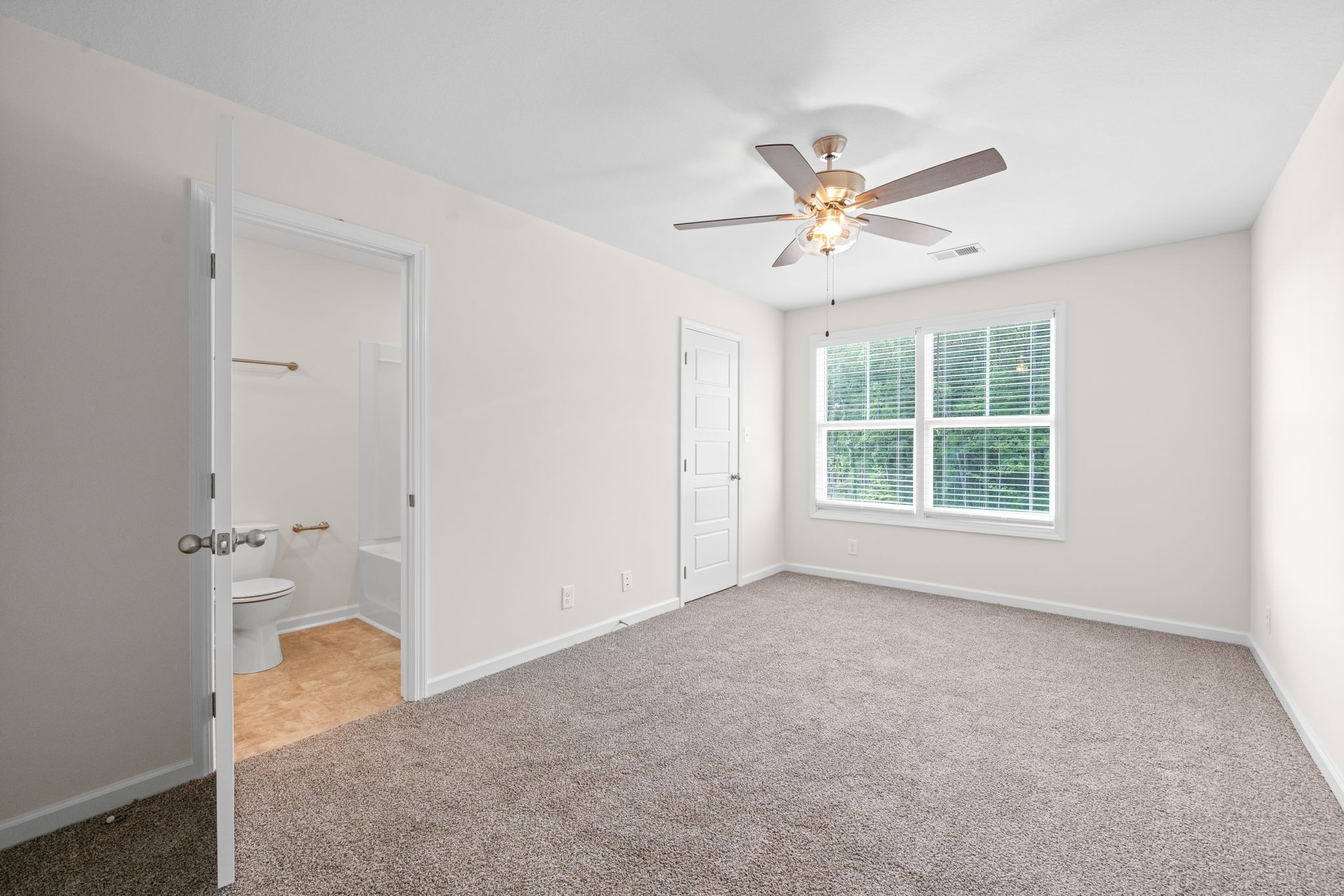 102 Quarry Point Drive Property Photo 14