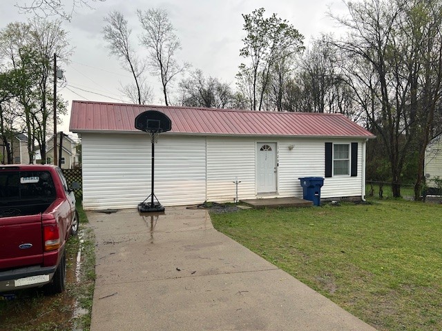 1229 Greenfield Dr Property Photo
