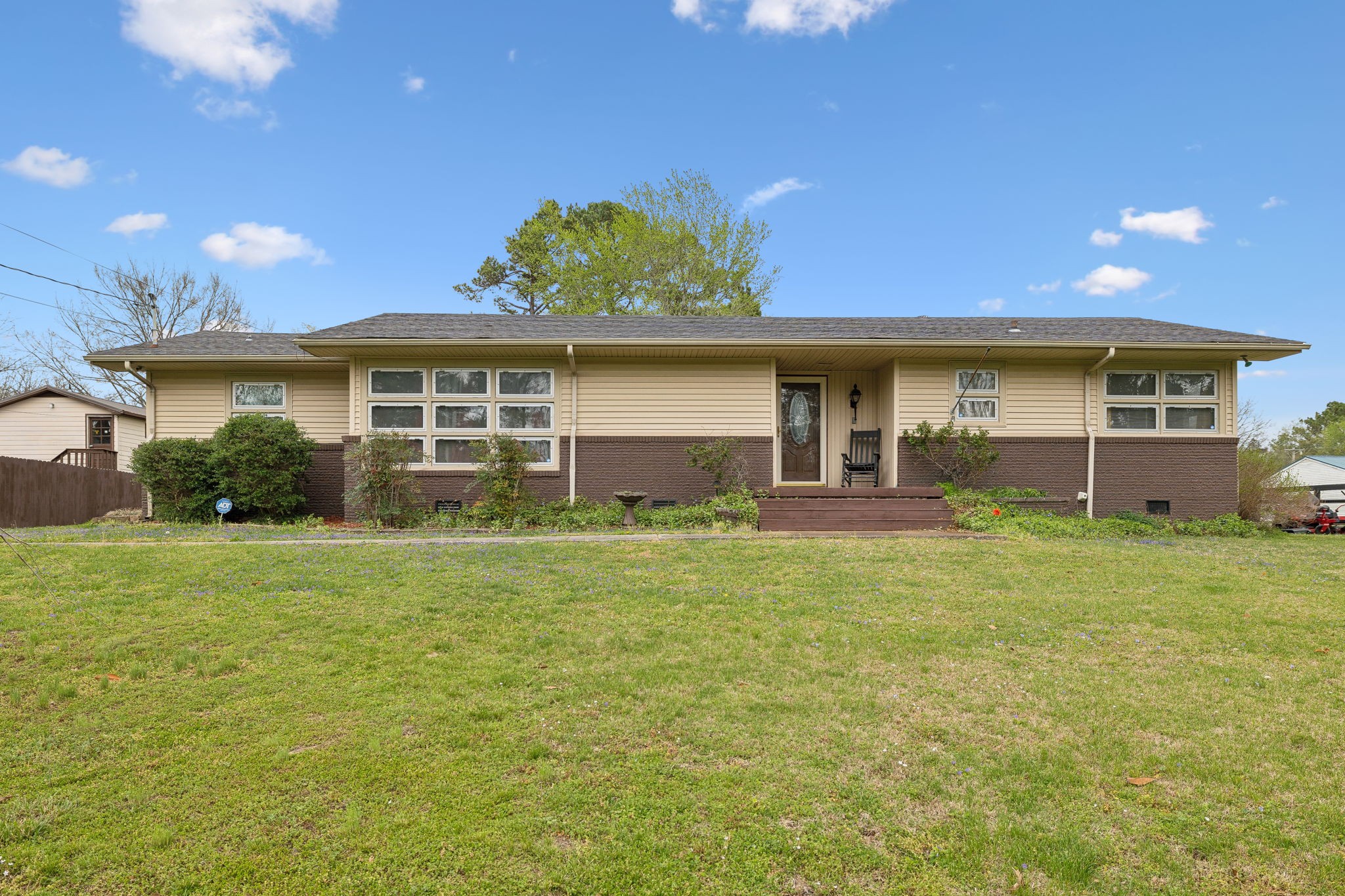 1705 Valley Rd Property Photo 1