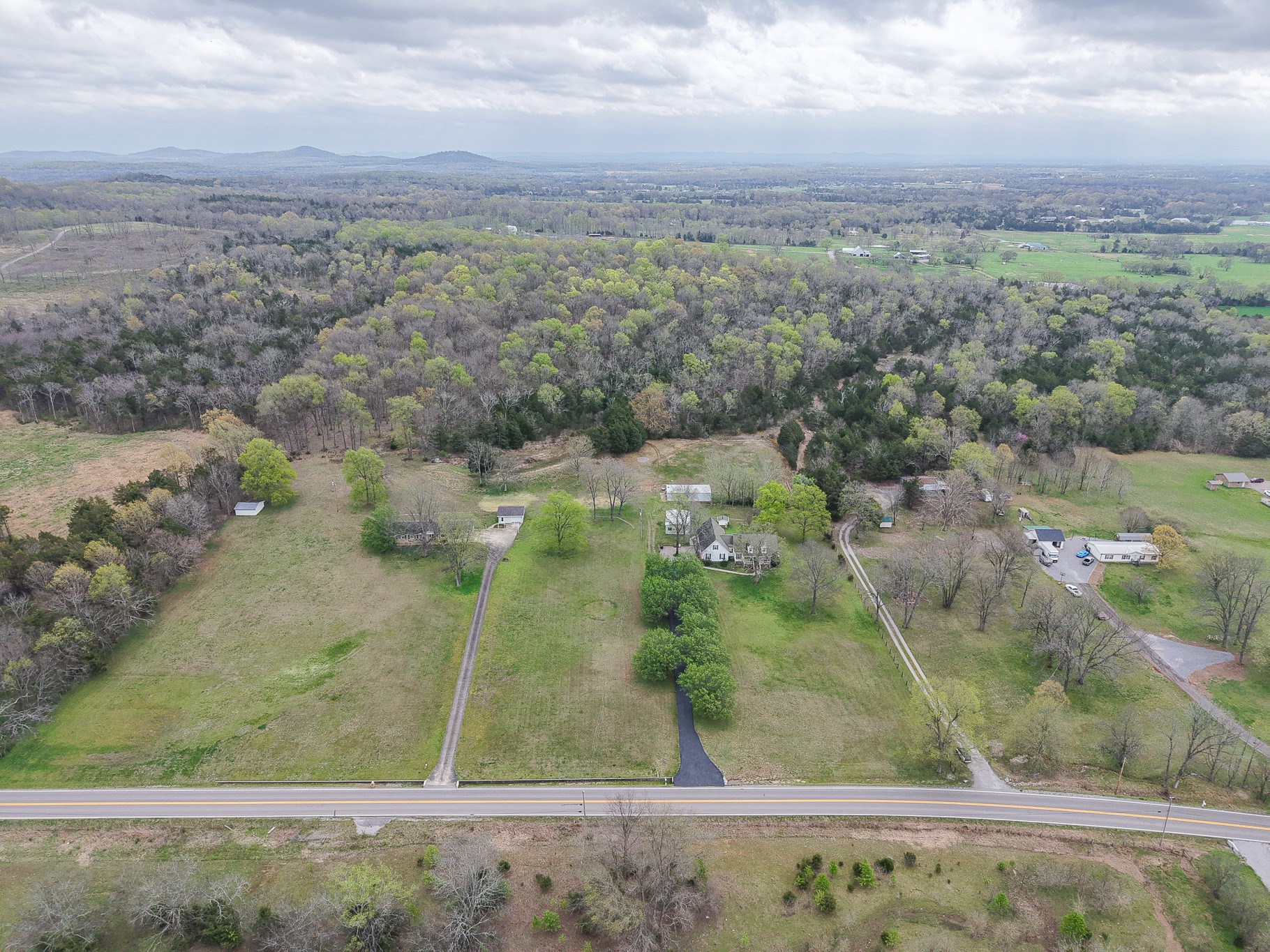 1705 Chapel Hill Pike Property Photo 9