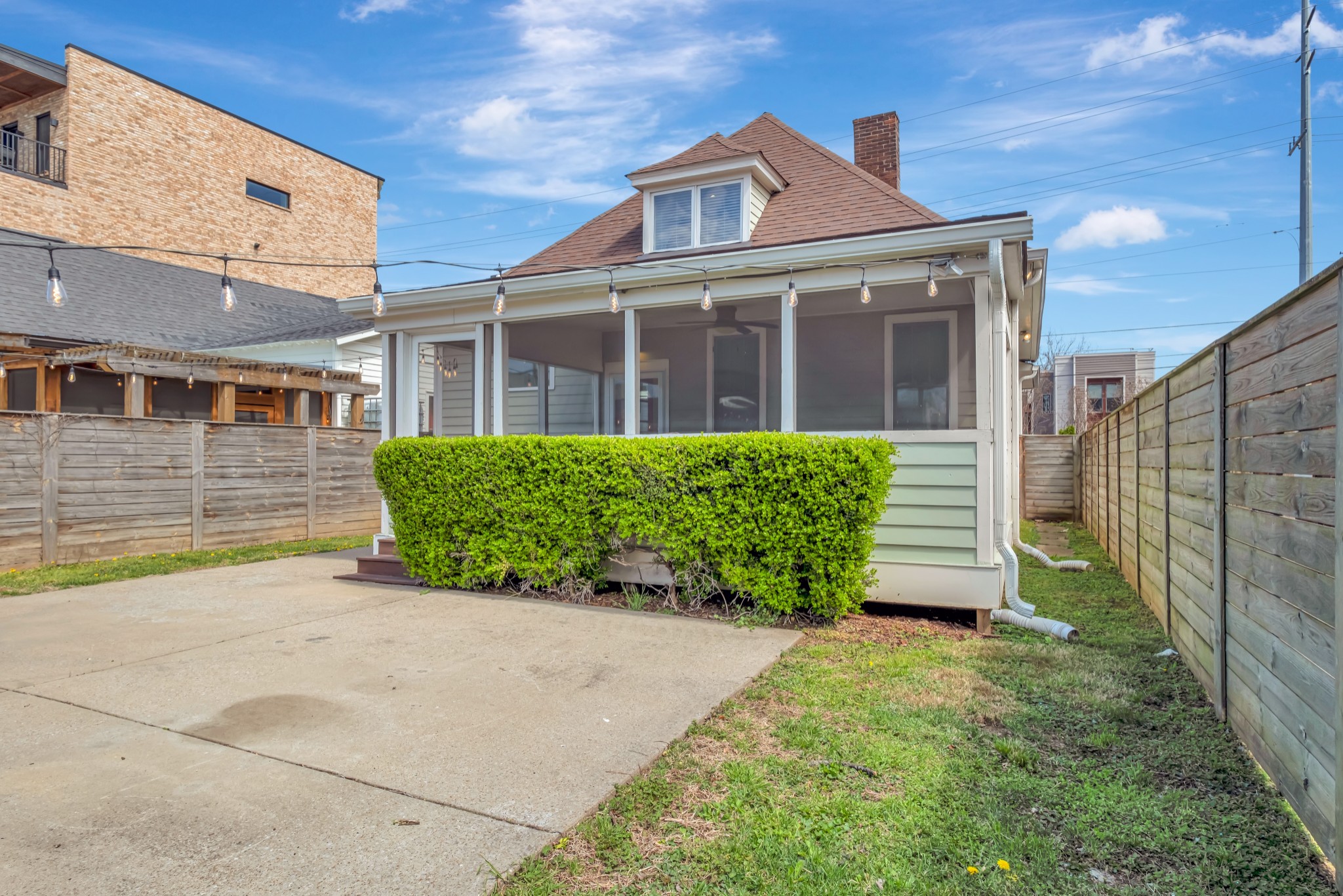 1077 2nd Ave, S Property Photo 25