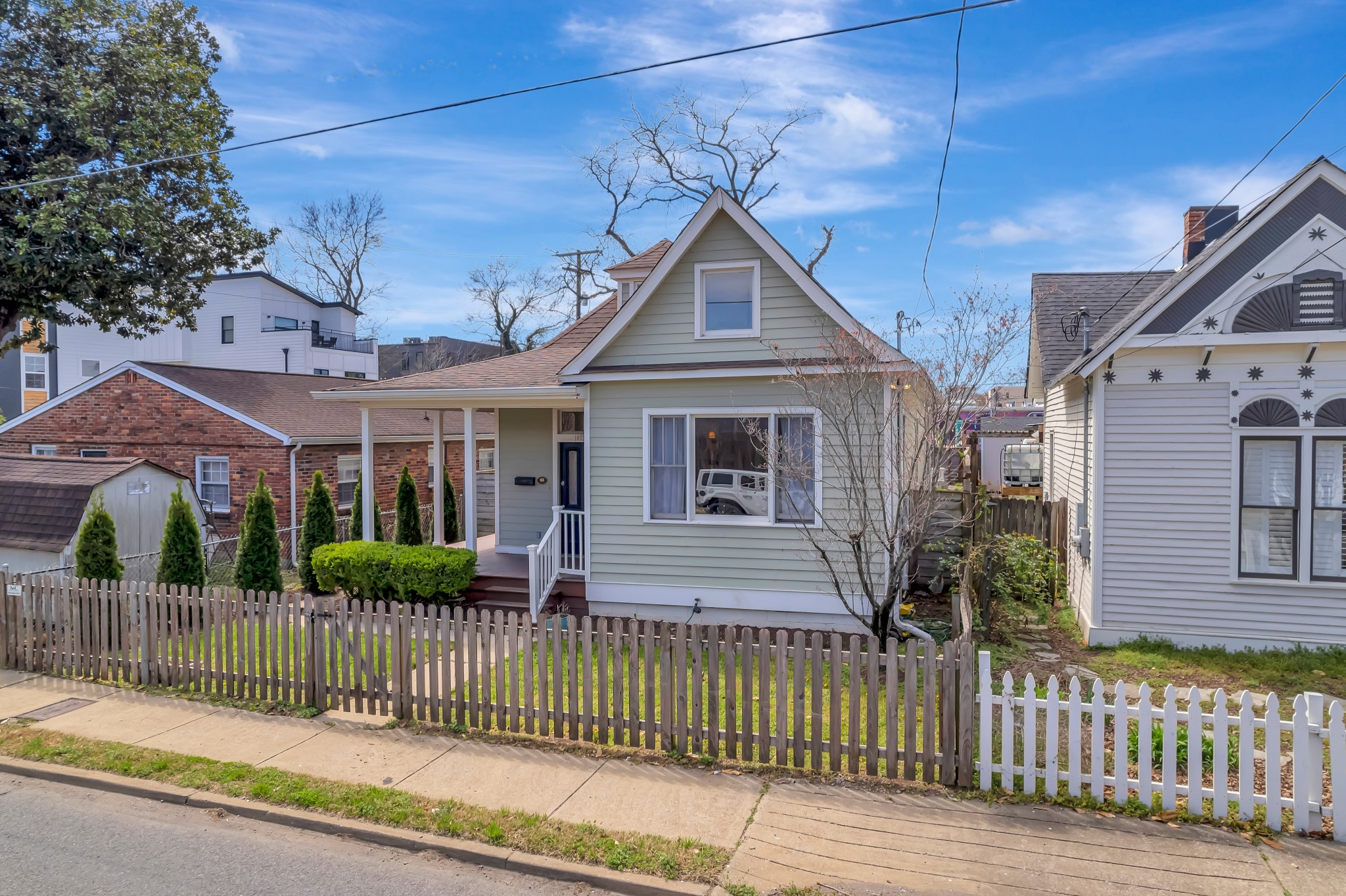 1077 2nd Ave, S Property Photo 27
