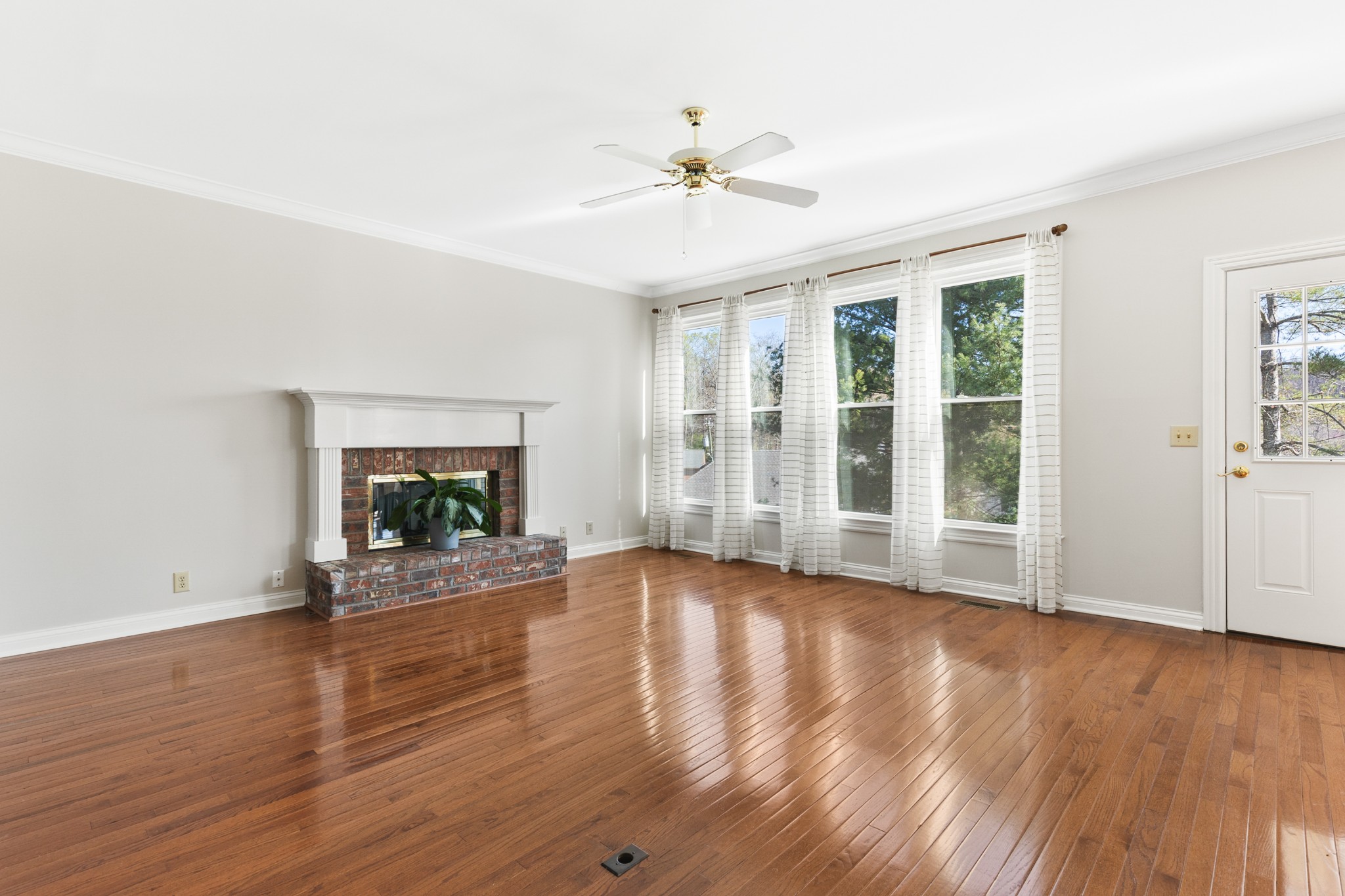 812 Deer Foot Ct Property Photo 7