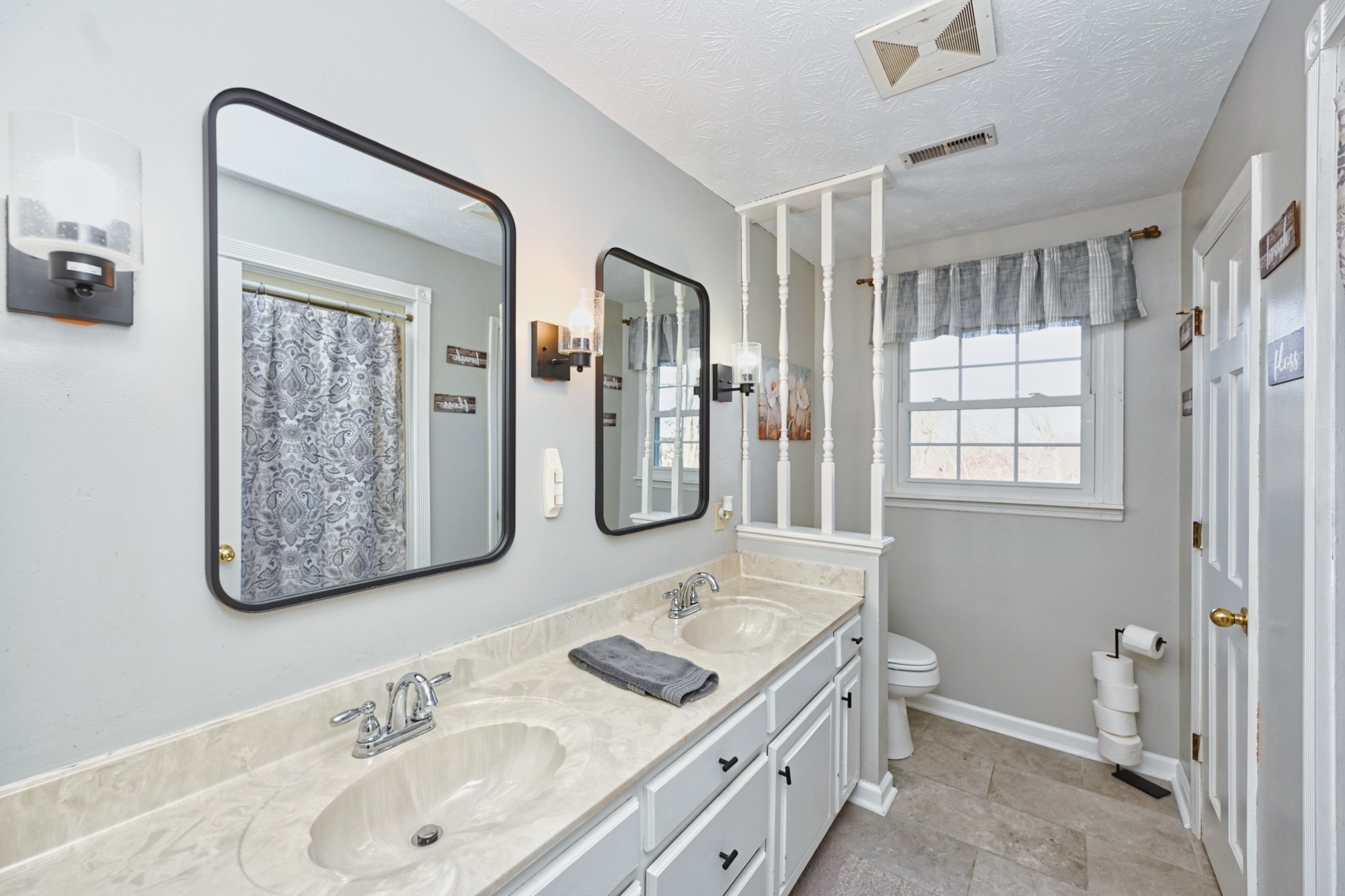 5227 Highway 31, W Property Photo 12