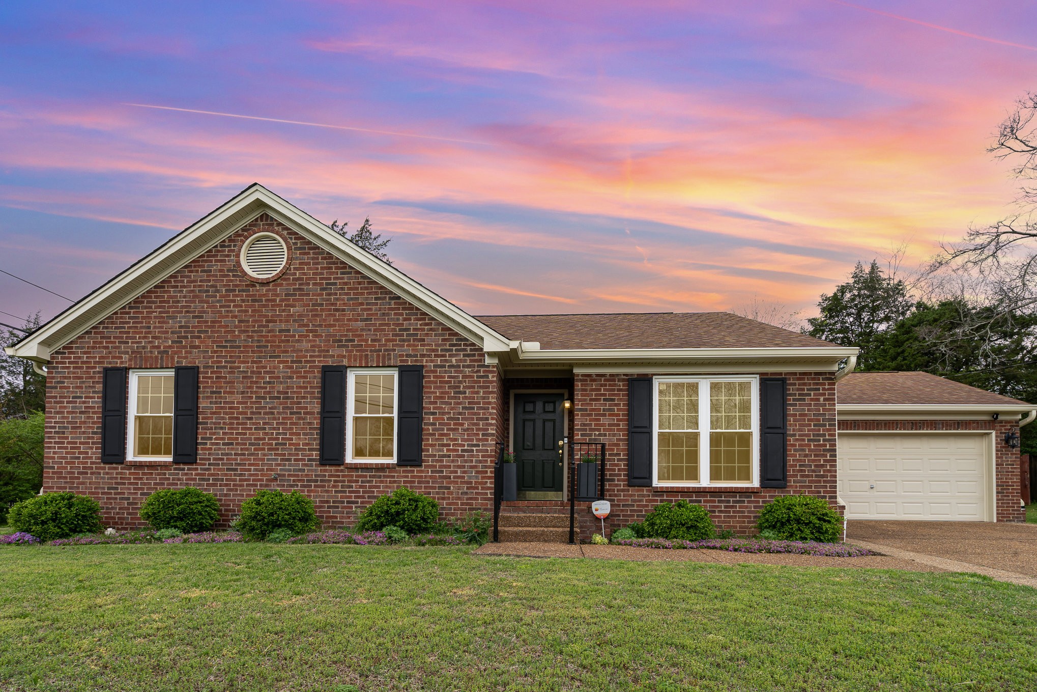 2401 Bayview Dr Property Photo