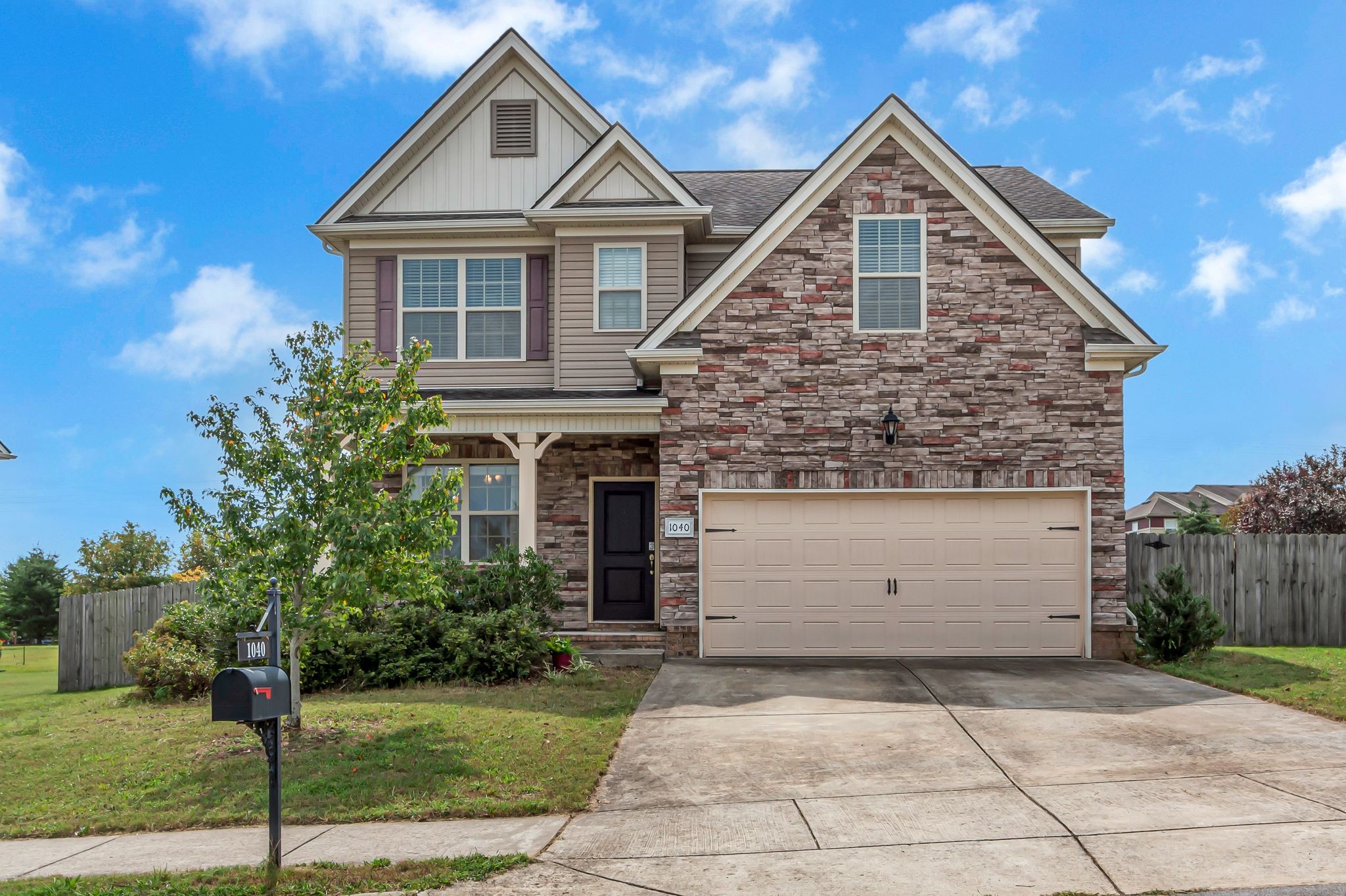 1040 Timbervalley Way Property Photo 1