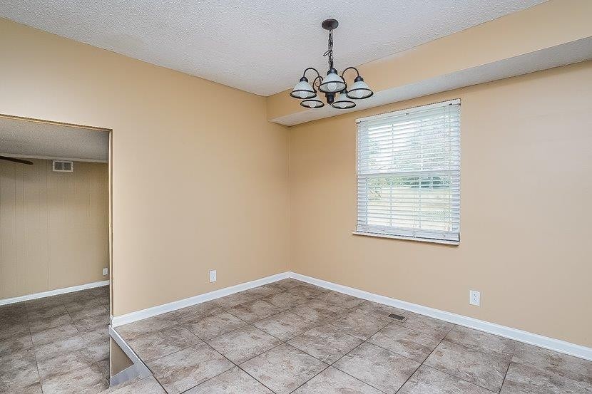 3273 Anderson Rd Property Photo 4