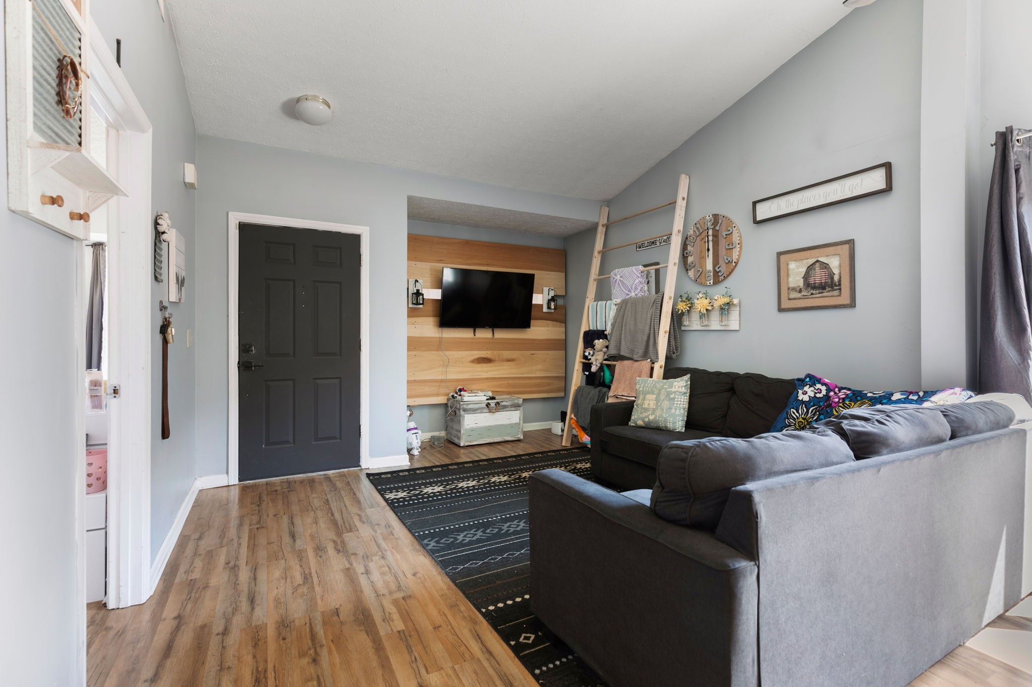 105 Poplar Ct Property Photo 6