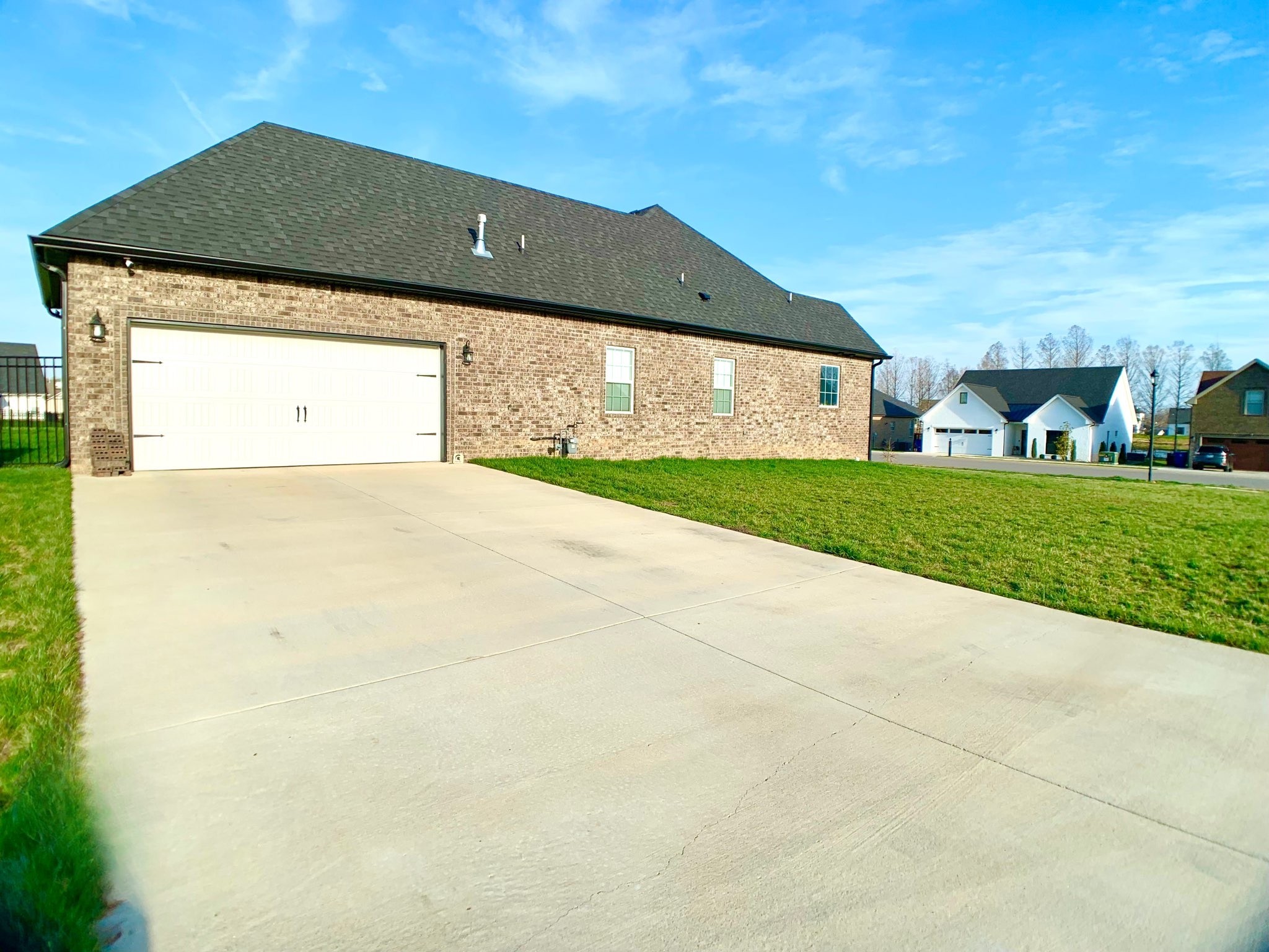 585 Dexter Dr Property Photo 6