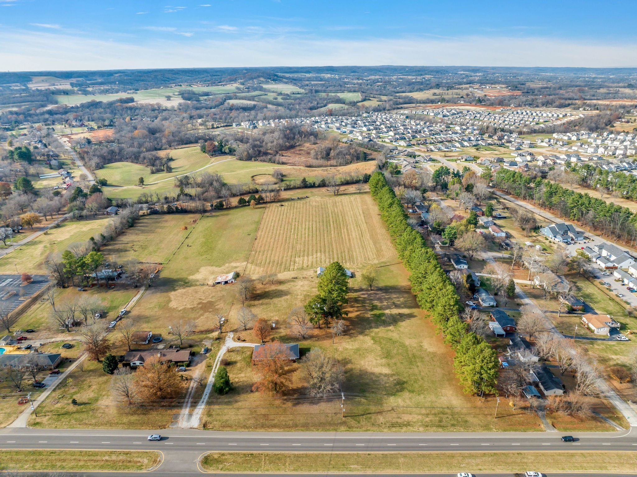 2345 Nashville Hwy Property Photo 3