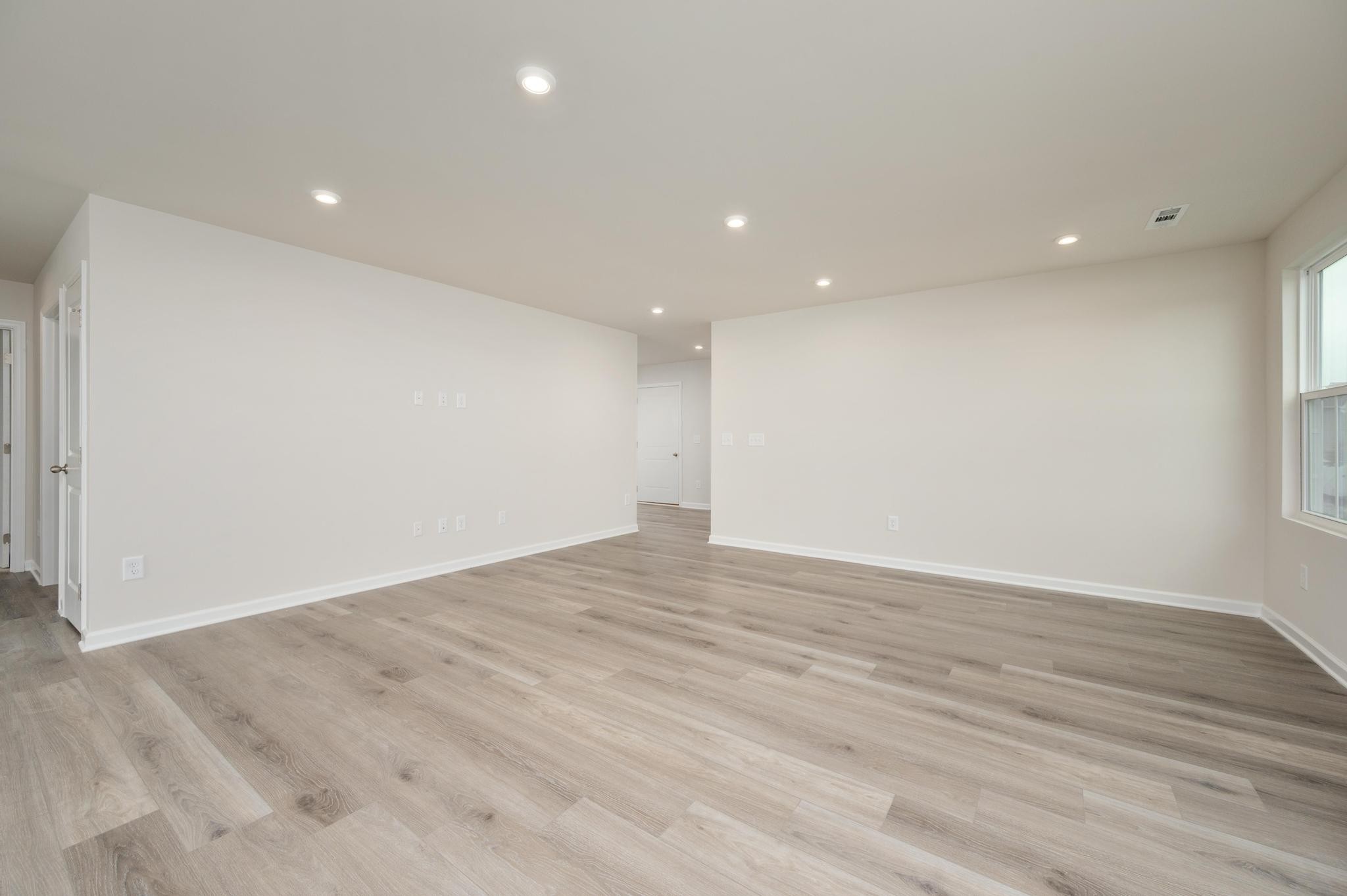 1171 Lisenbee Way Property Photo 6