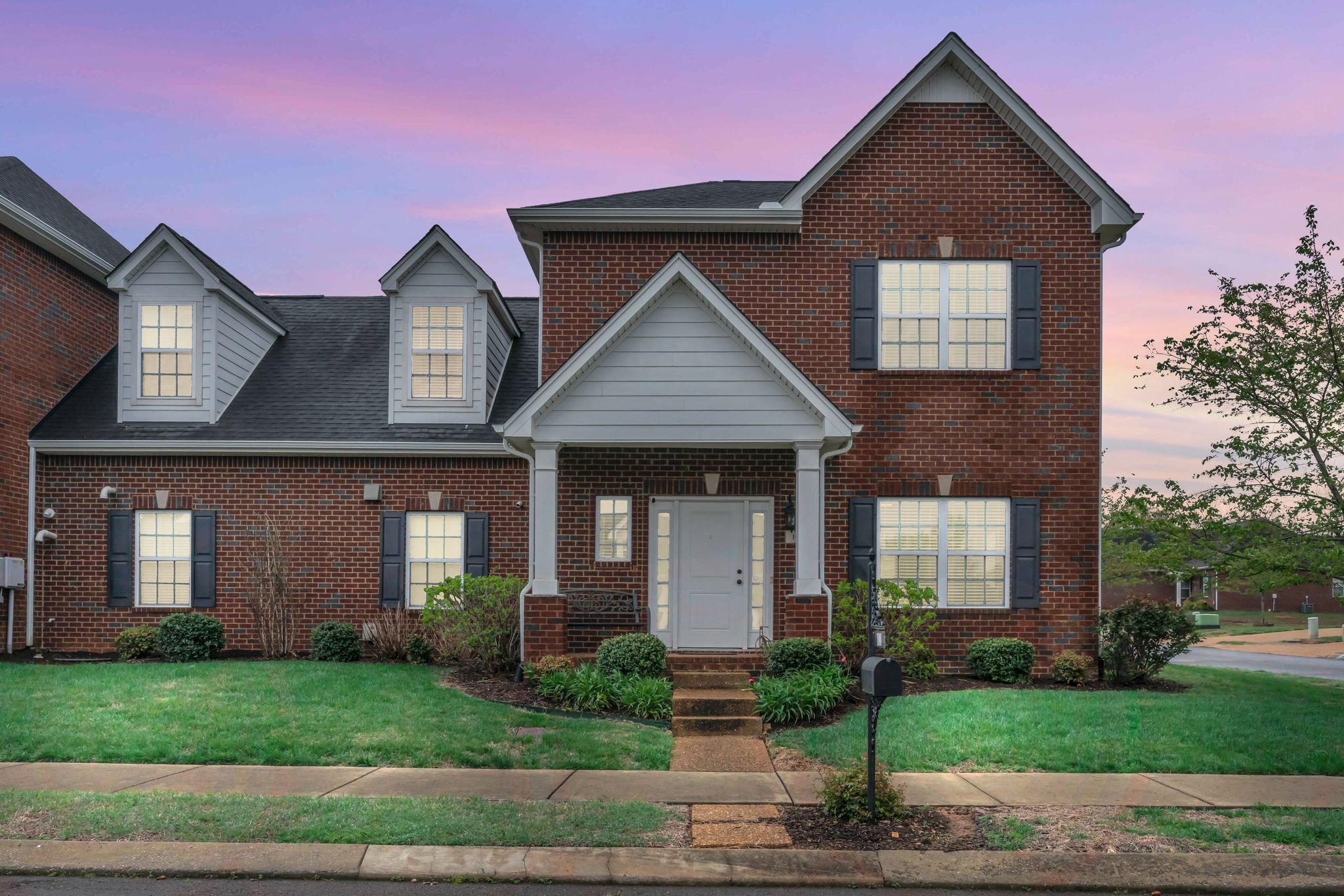 100 Abbey Ln Property Photo 1