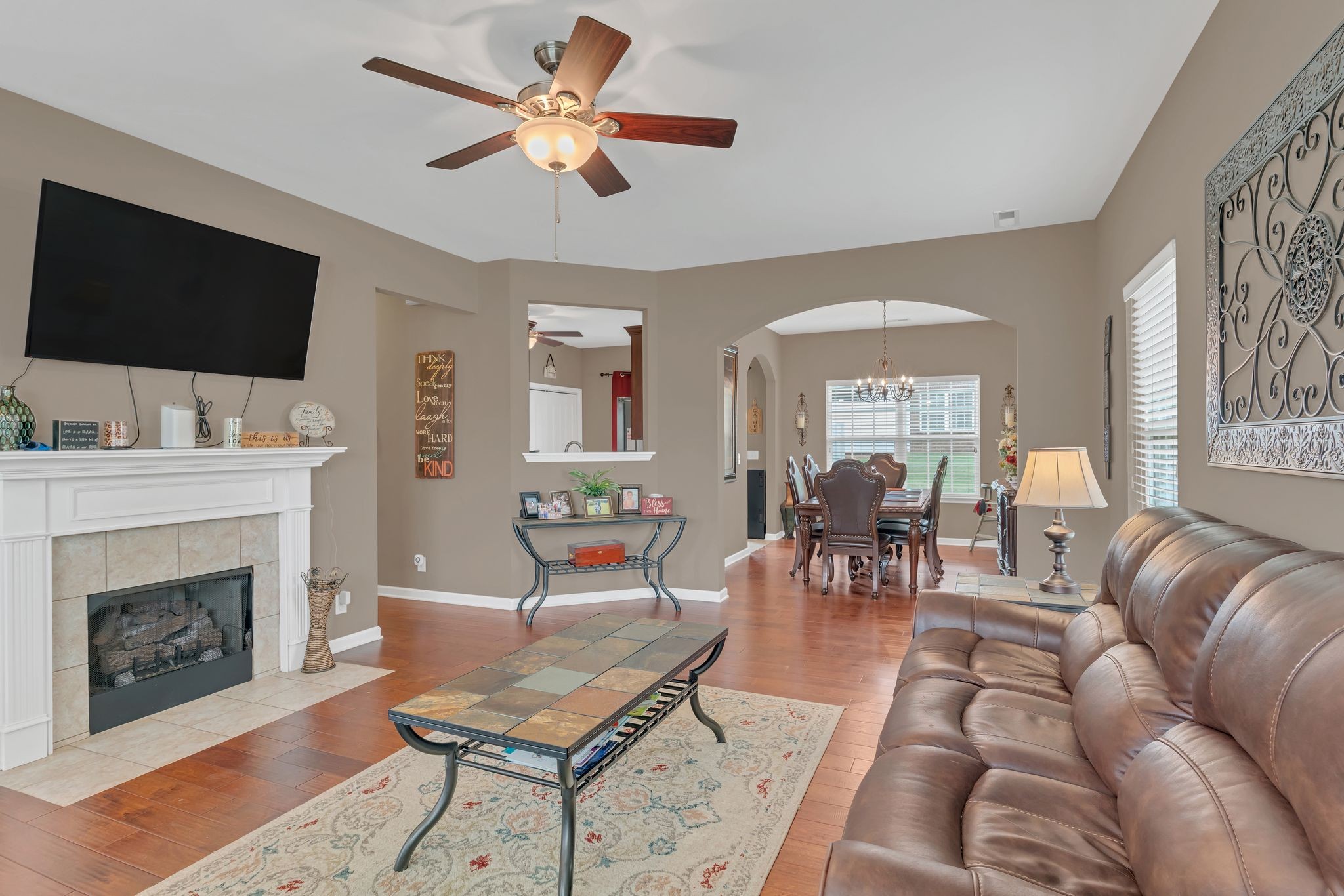 100 Abbey Ln Property Photo 5