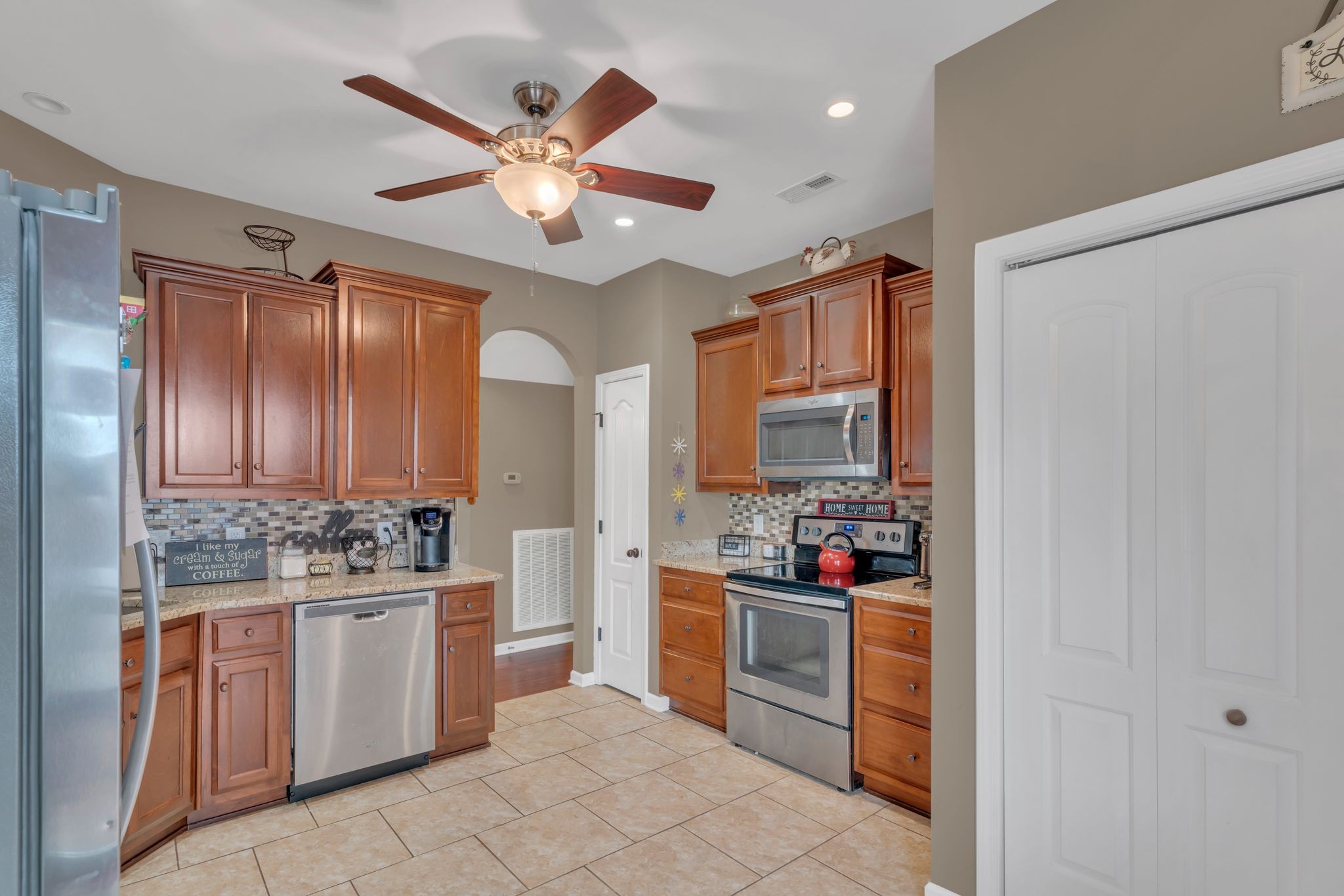 100 Abbey Ln Property Photo 10