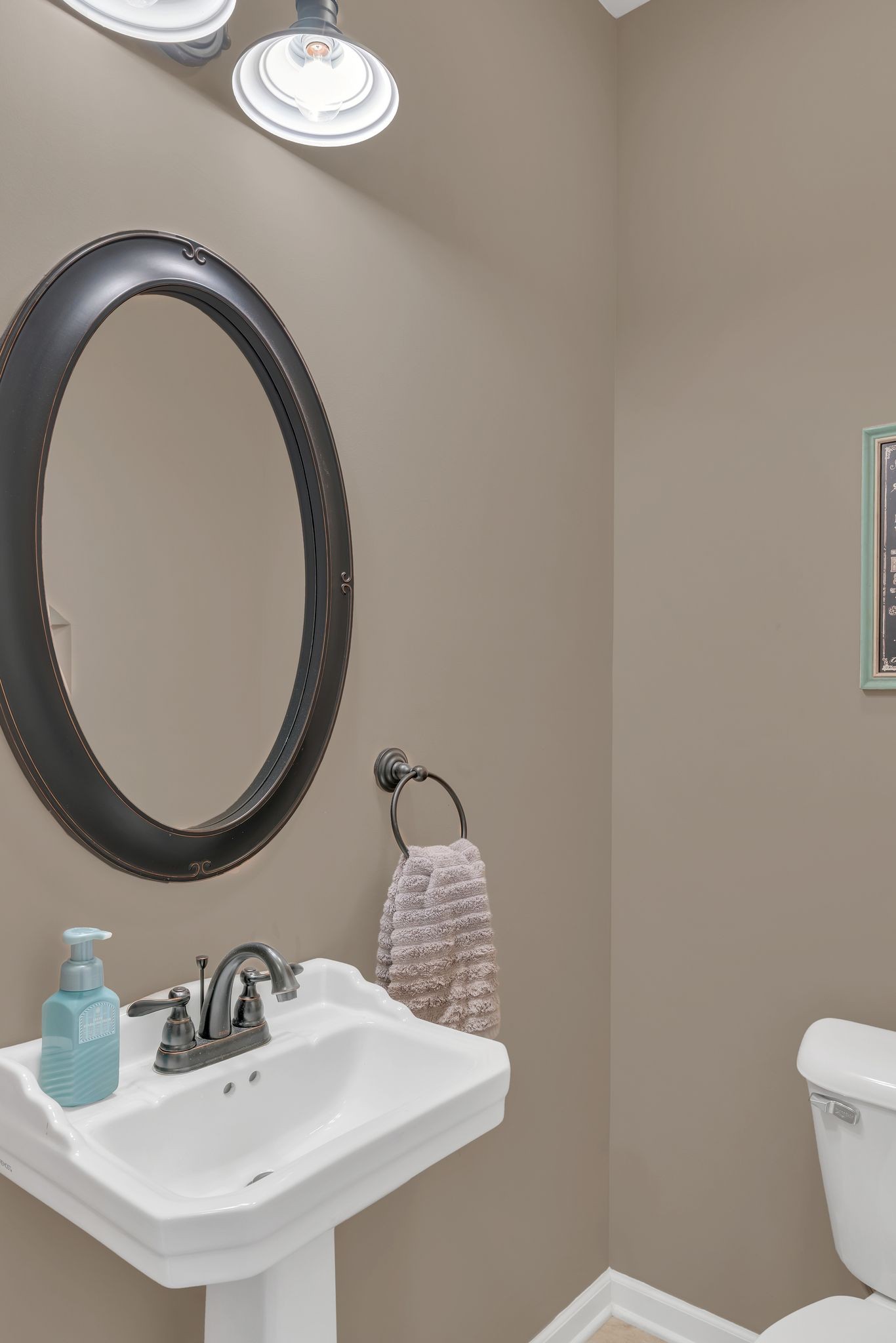 100 Abbey Ln Property Photo 13