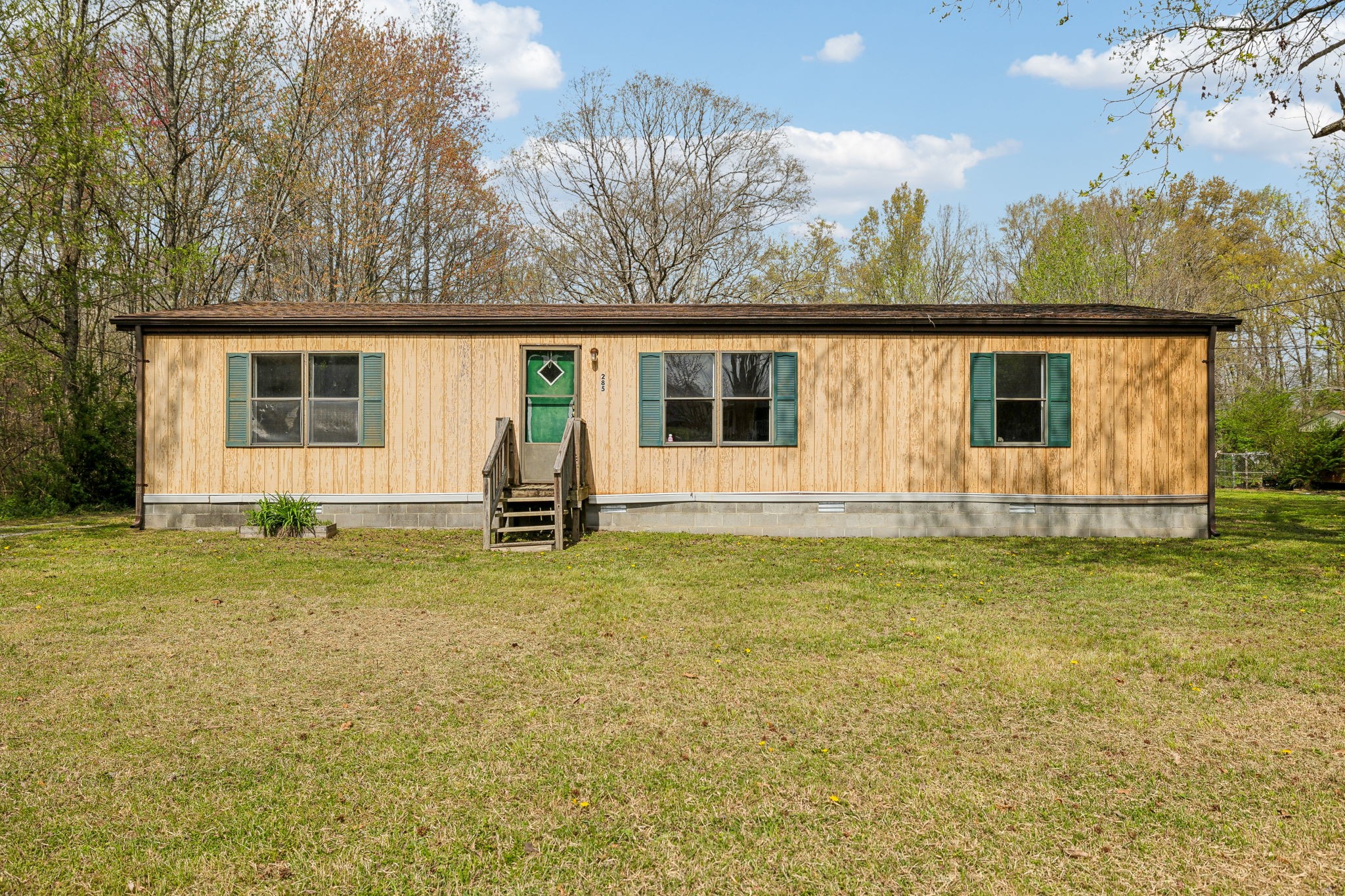 285 Eugene Reed Rd Property Photo 1