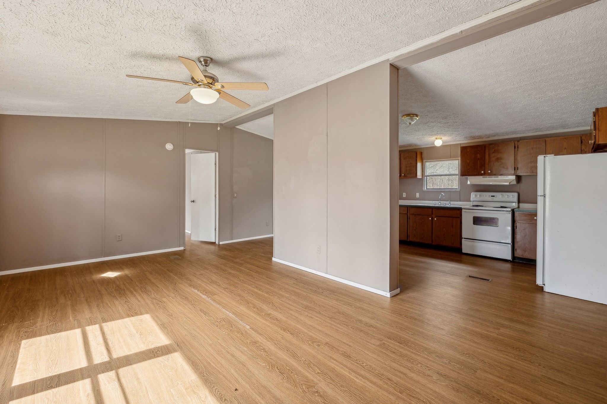 285 Eugene Reed Rd Property Photo 5
