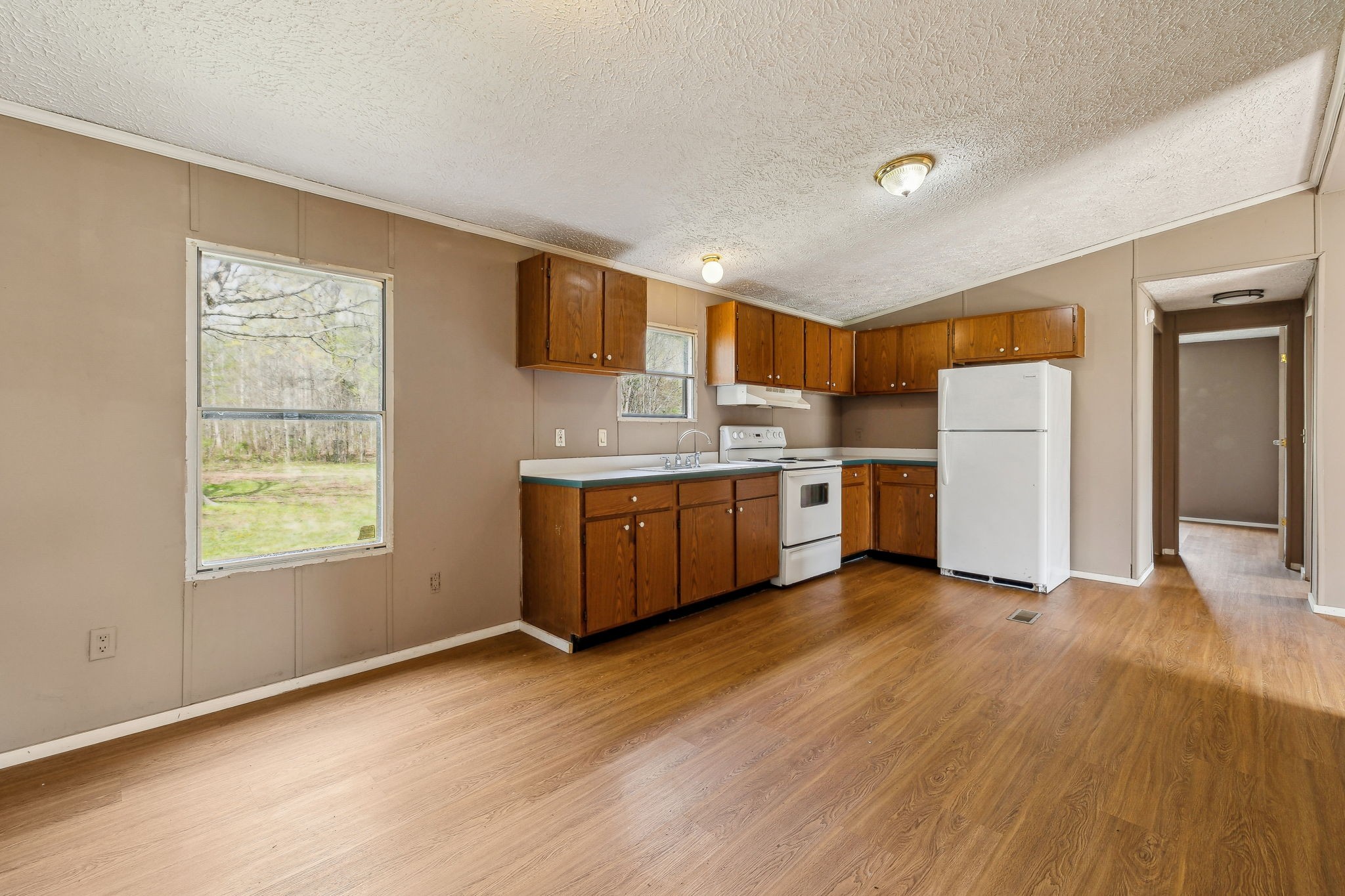 285 Eugene Reed Rd Property Photo 6
