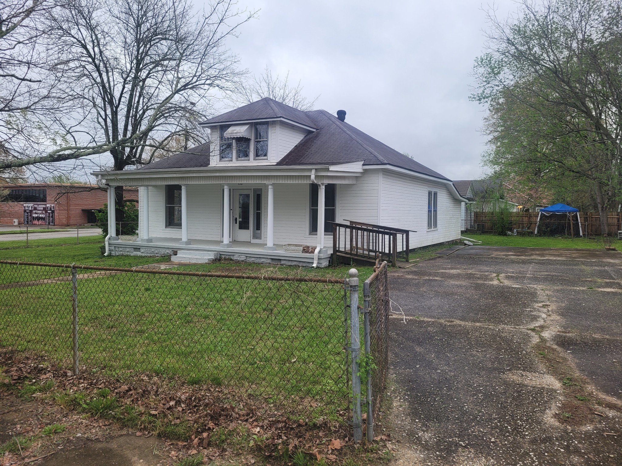 320 S Jefferson St Property Photo