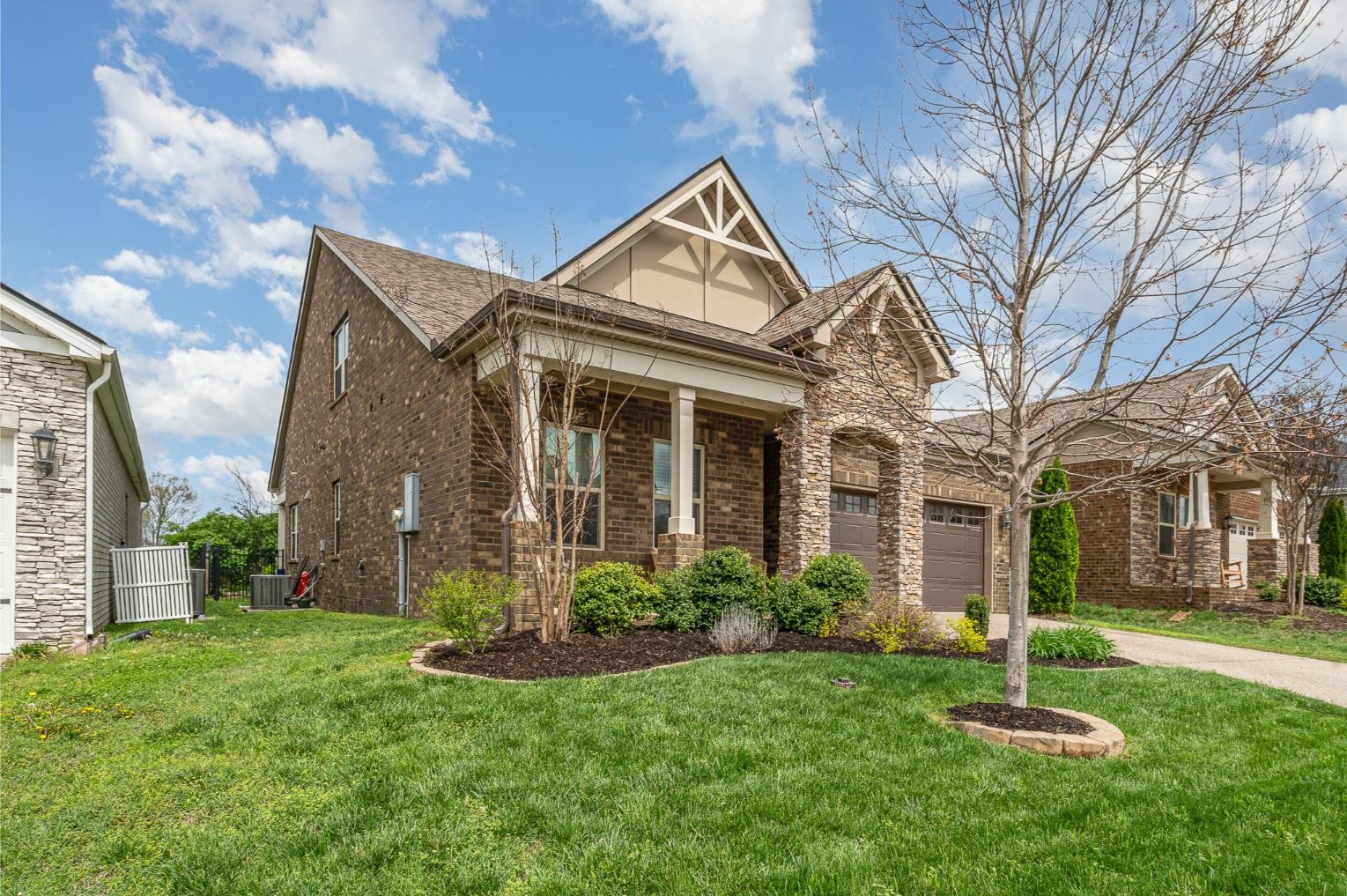 4969 Riverbank Dr Property Photo 2