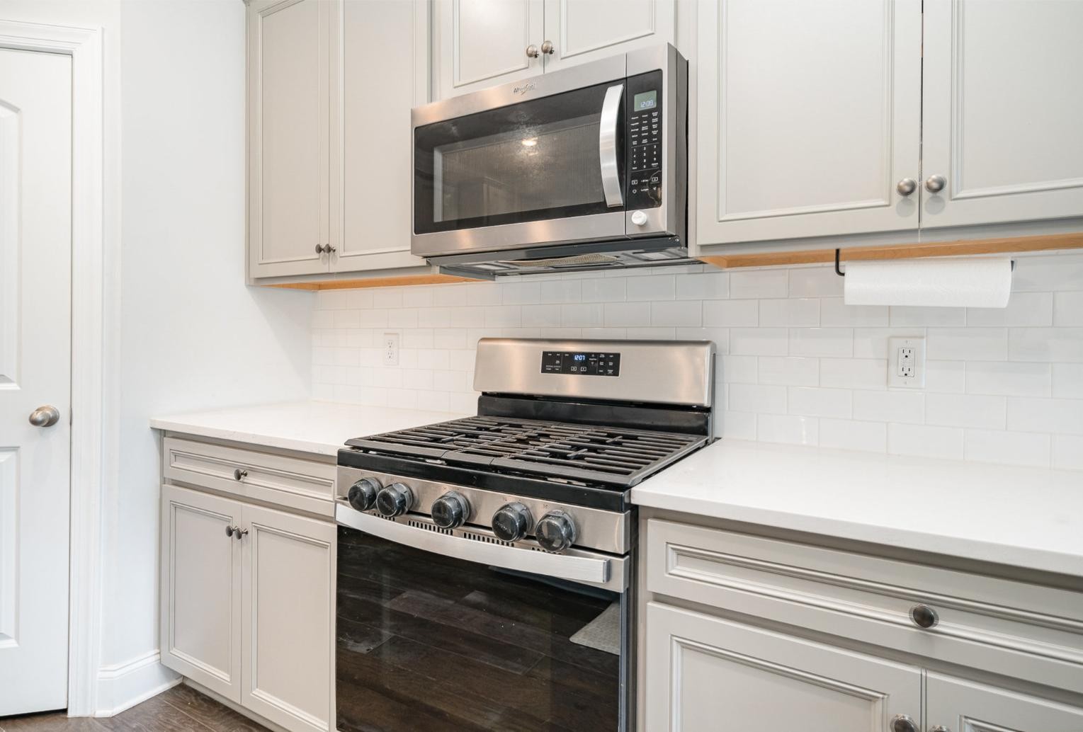 4969 Riverbank Dr Property Photo 9