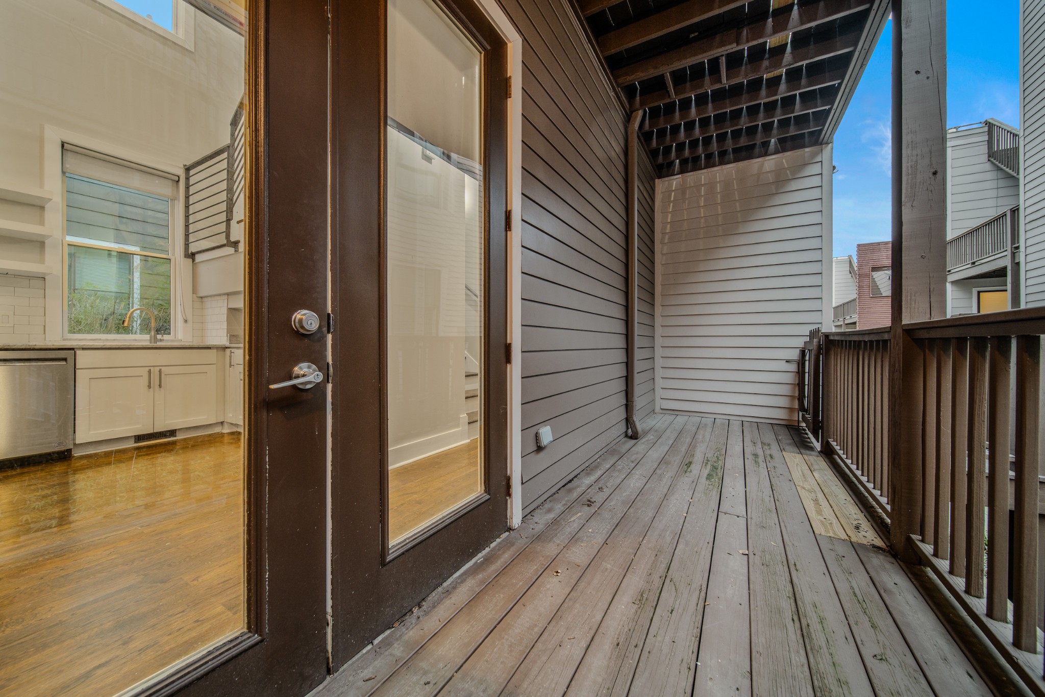 1074 2nd Ave, S Property Photo 4