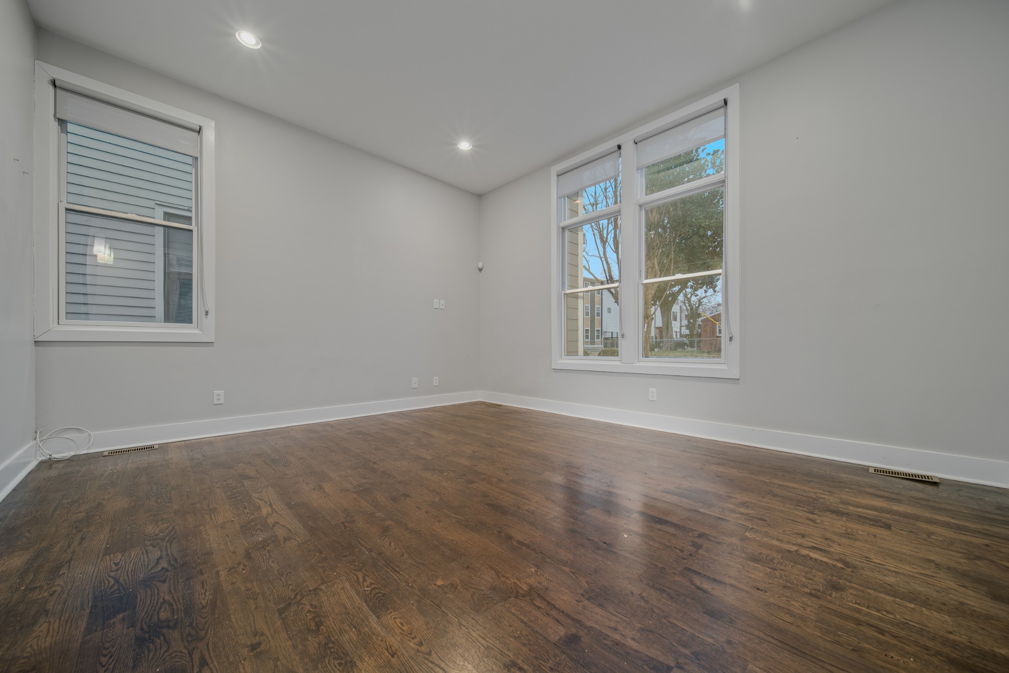 1074 2nd Ave, S Property Photo 5