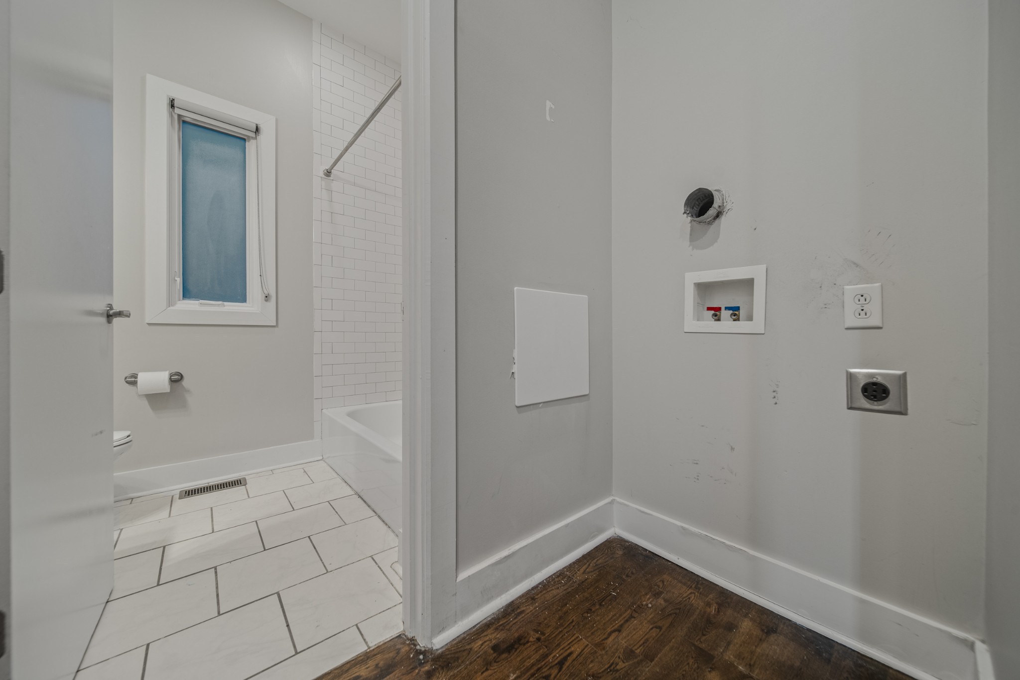 1074 2nd Ave, S Property Photo 15