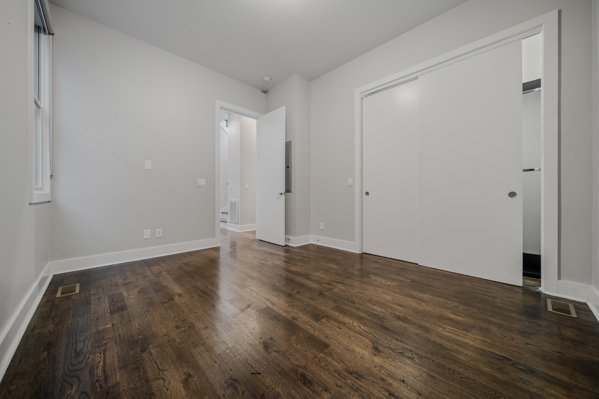 1074 2nd Ave, S Property Photo 20