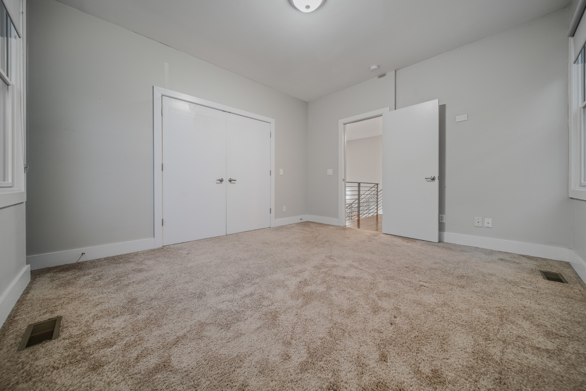 1074 2nd Ave, S Property Photo 27