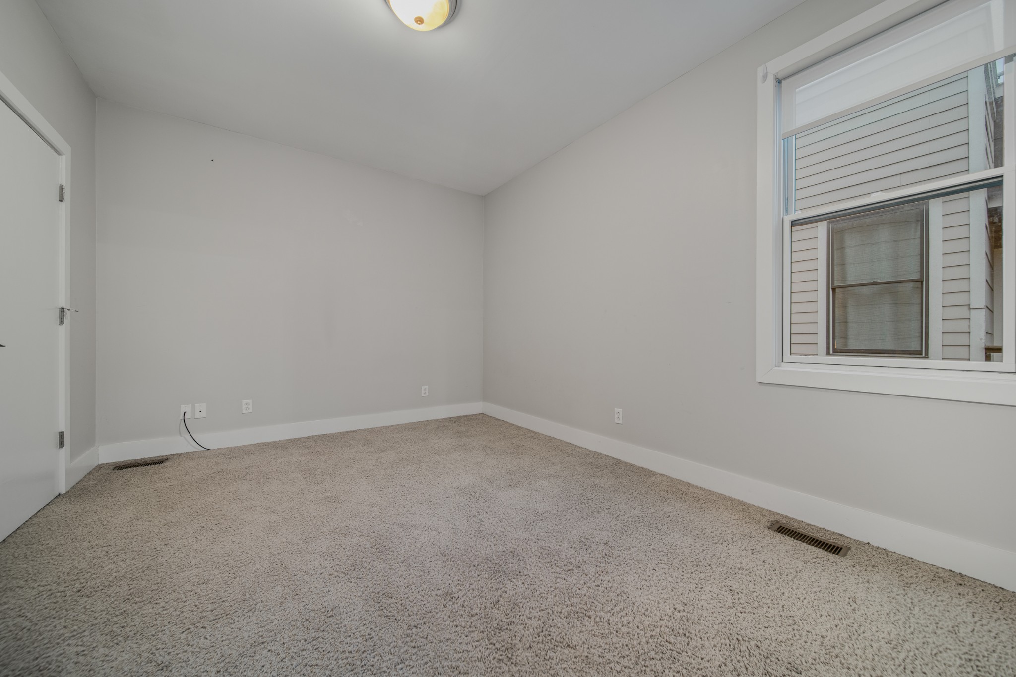 1074 2nd Ave, S Property Photo 31