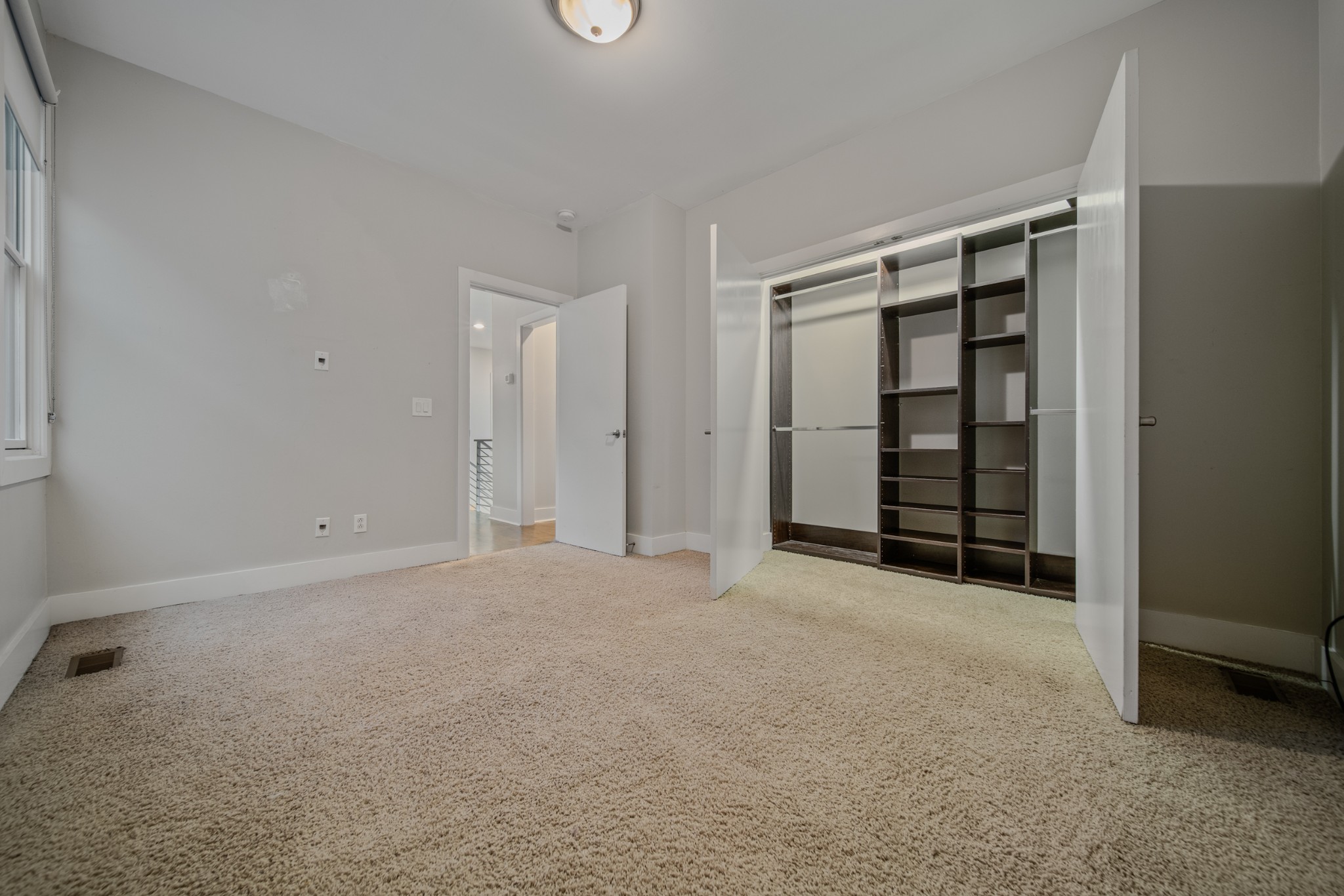 1074 2nd Ave, S Property Photo 33
