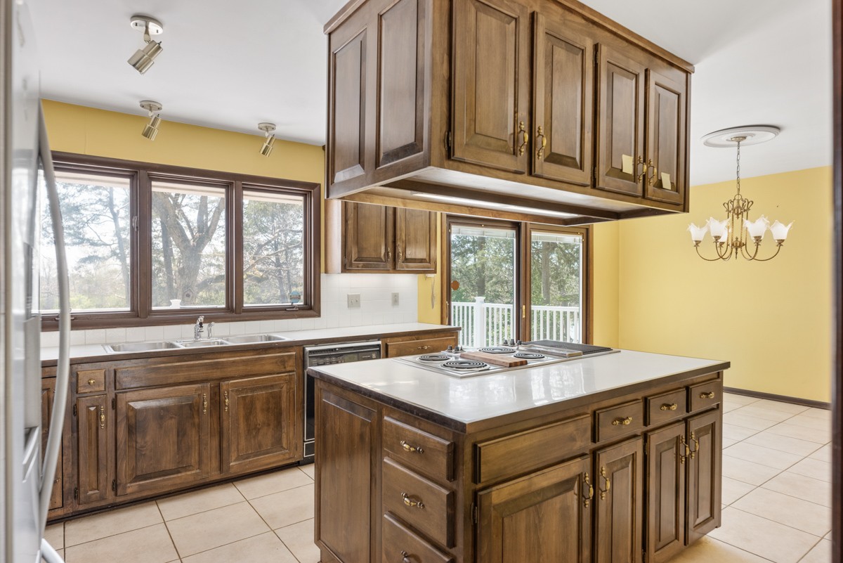 1012 Berwick Trl Property Photo 8