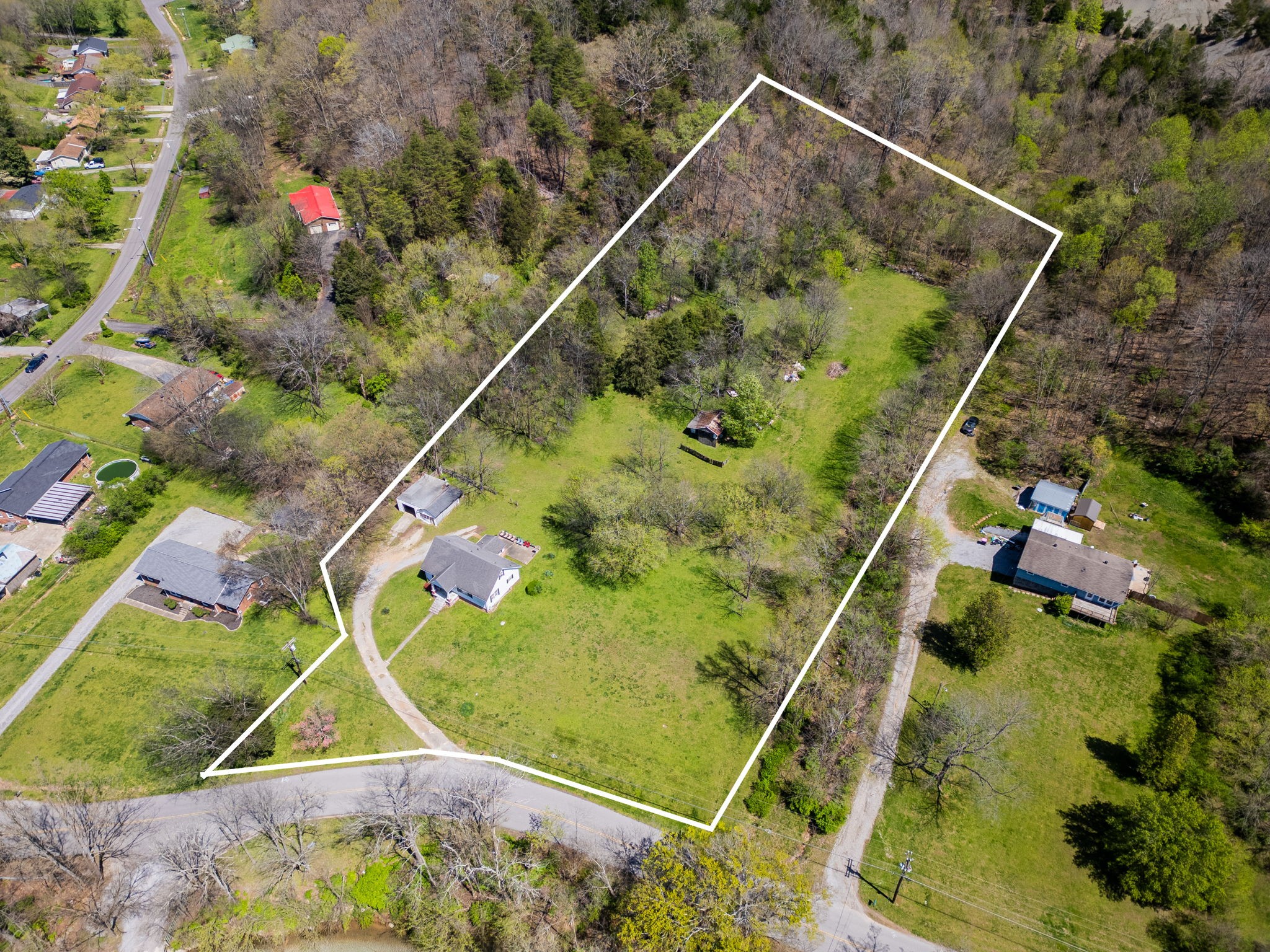 1312 Slaters Creek Rd Property Photo 1