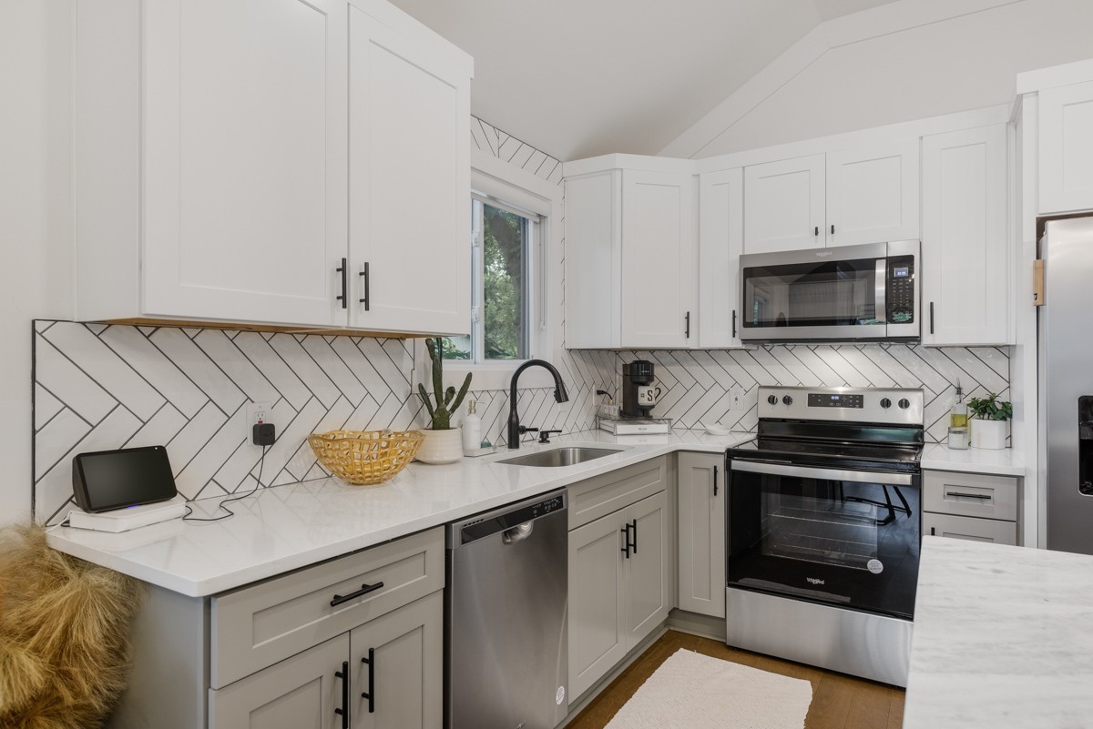 2706 Buchanan St Property Photo 14
