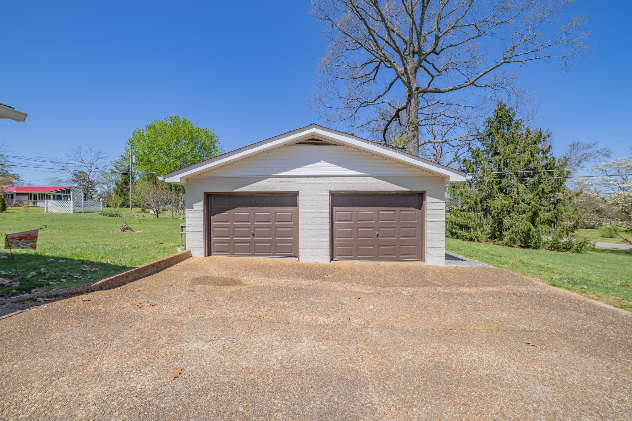 15 N Trussell Rd Property Photo 3