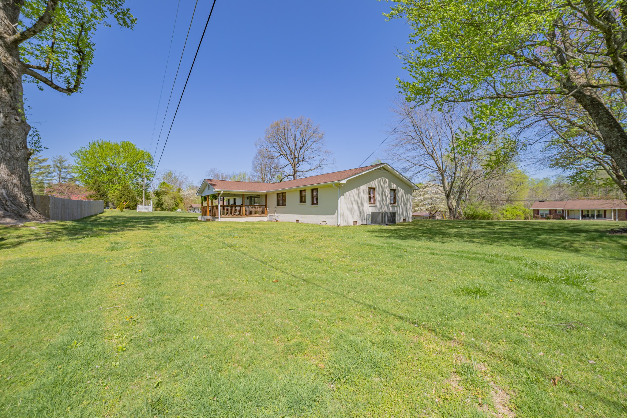 15 N Trussell Rd Property Photo 6