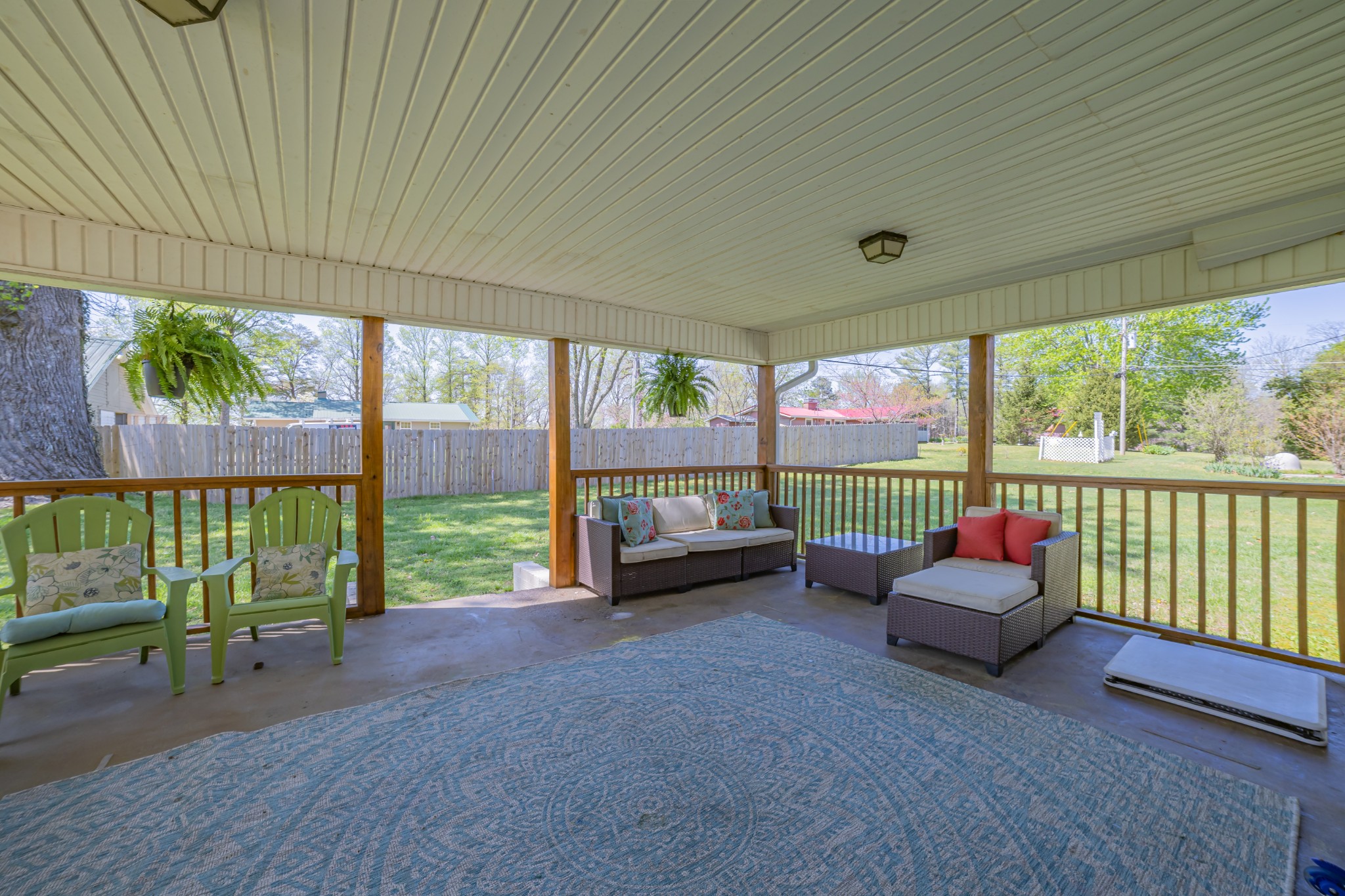 15 N Trussell Rd Property Photo 8