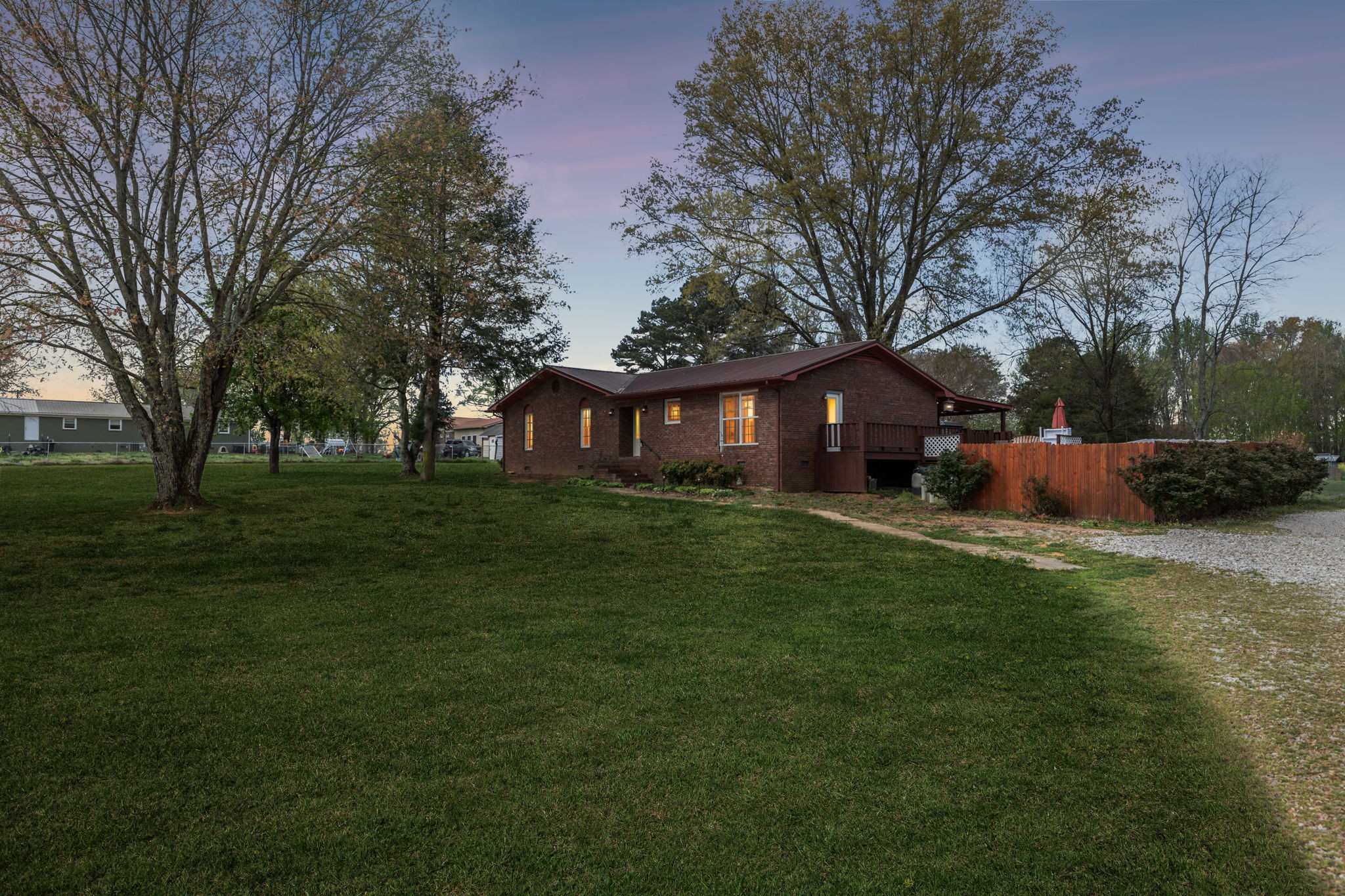 61 Lee Ln Property Photo