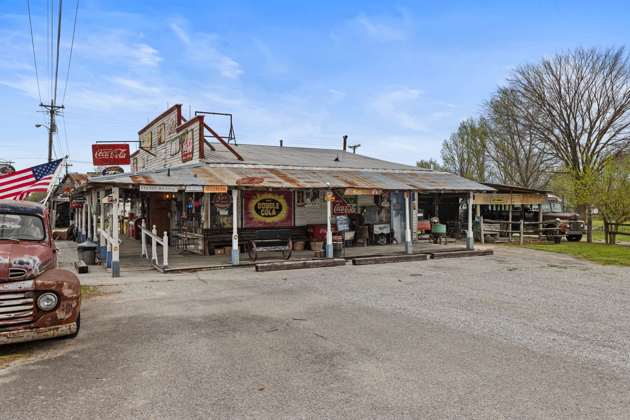 4000 Highway 43, N Property Photo 1