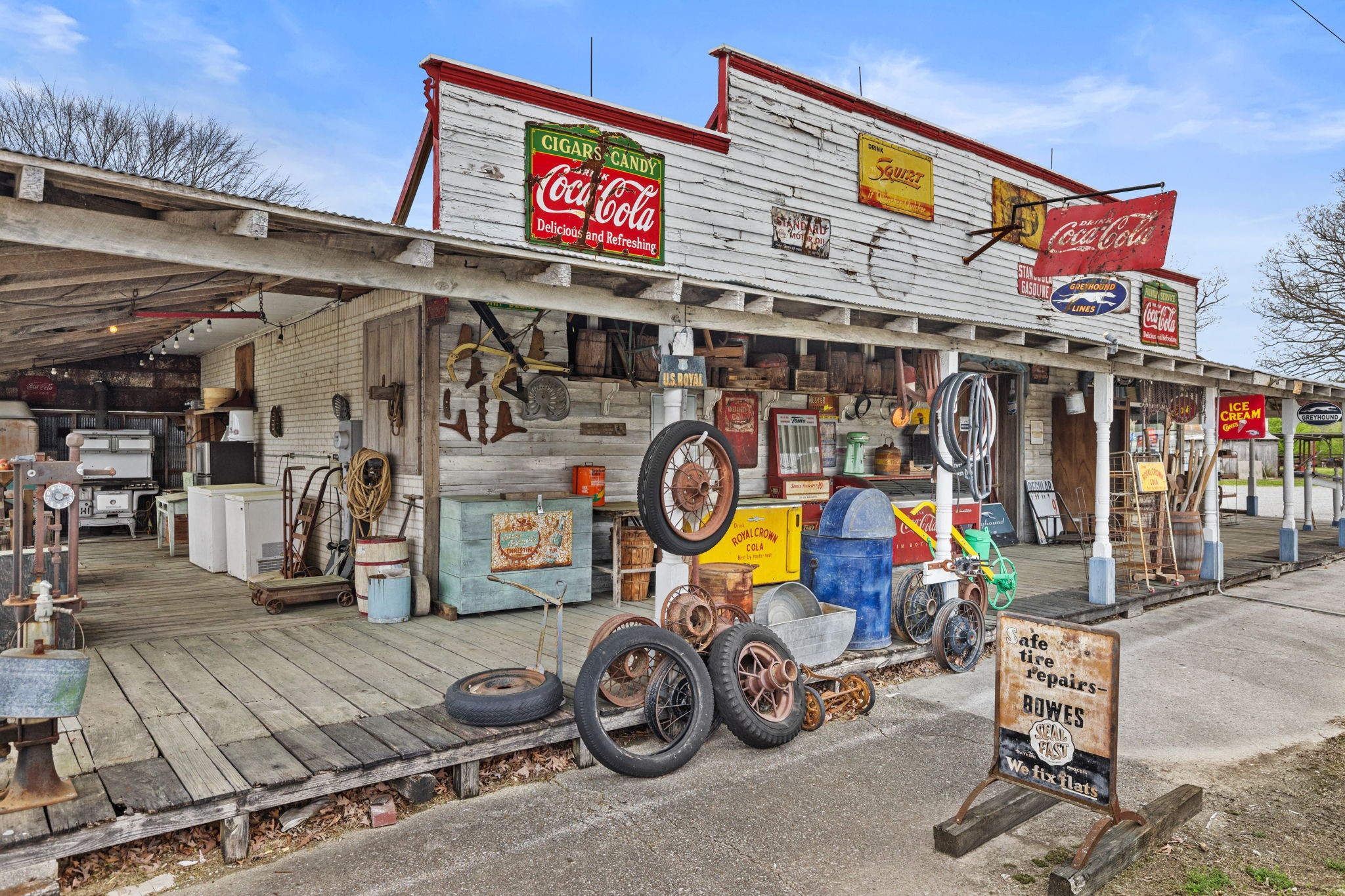 4000 Highway 43, N Property Photo 2