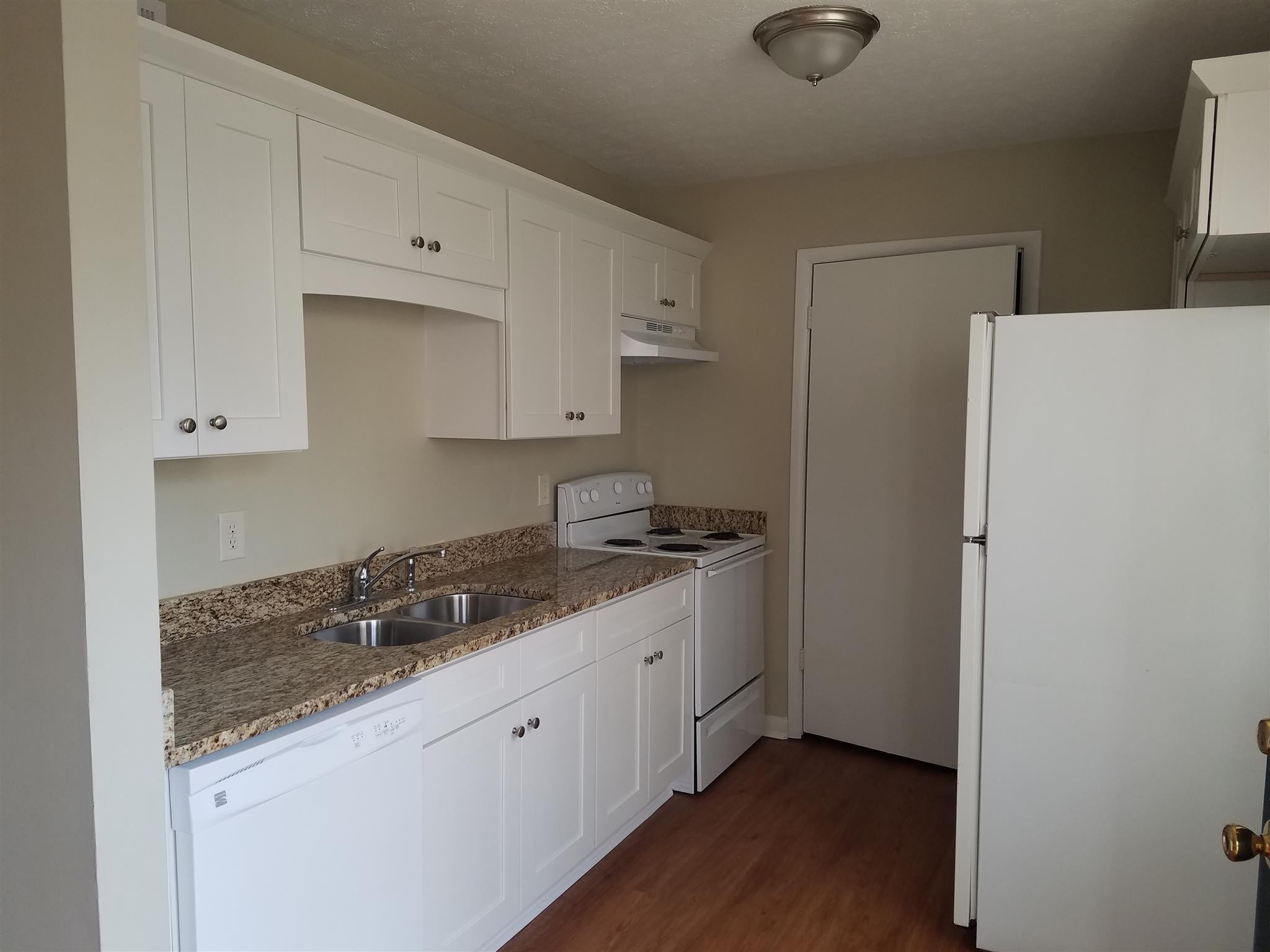 1103a Westchester Drive Property Photo 5