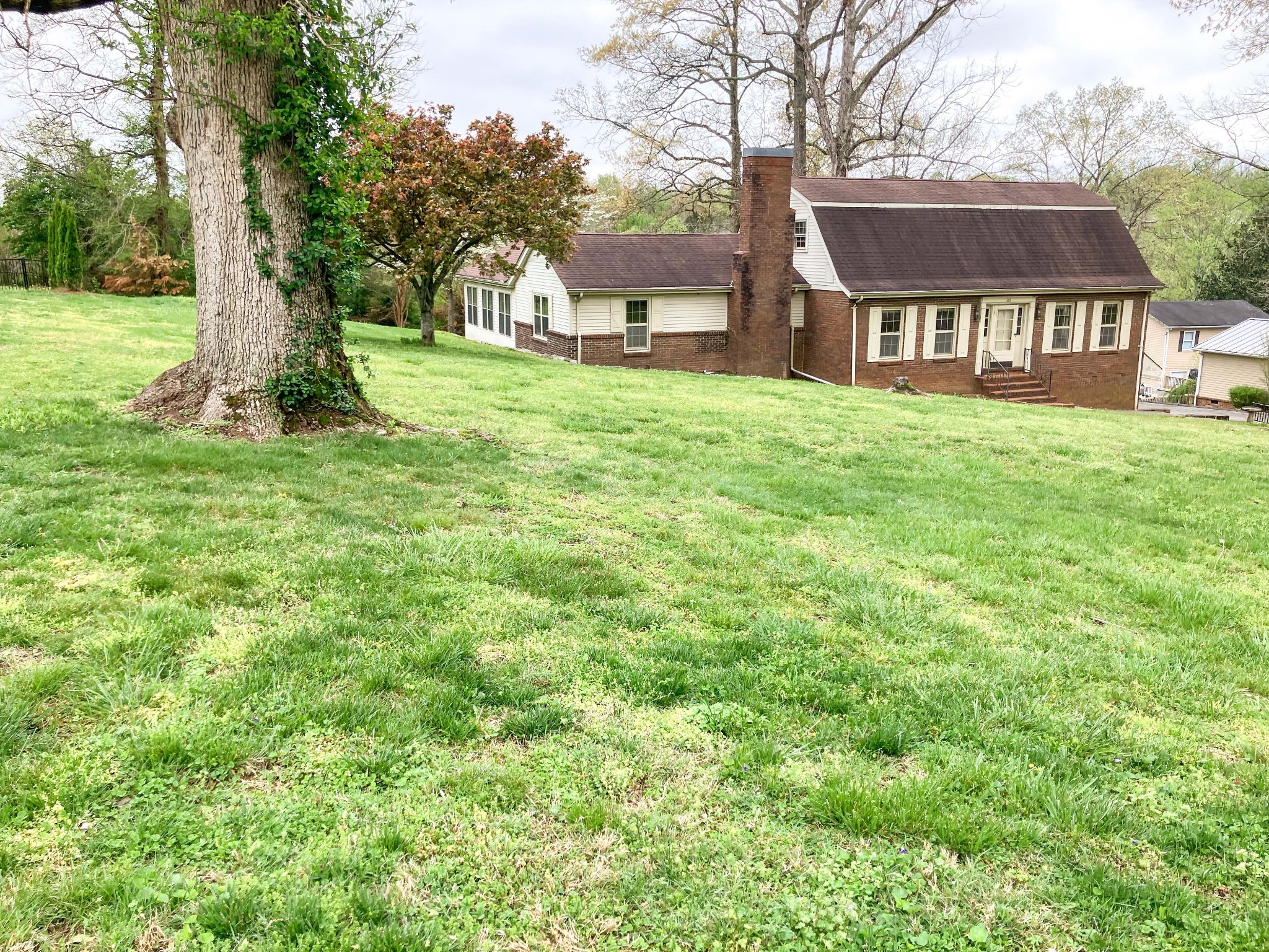 203 Westbrook Ln Property Photo