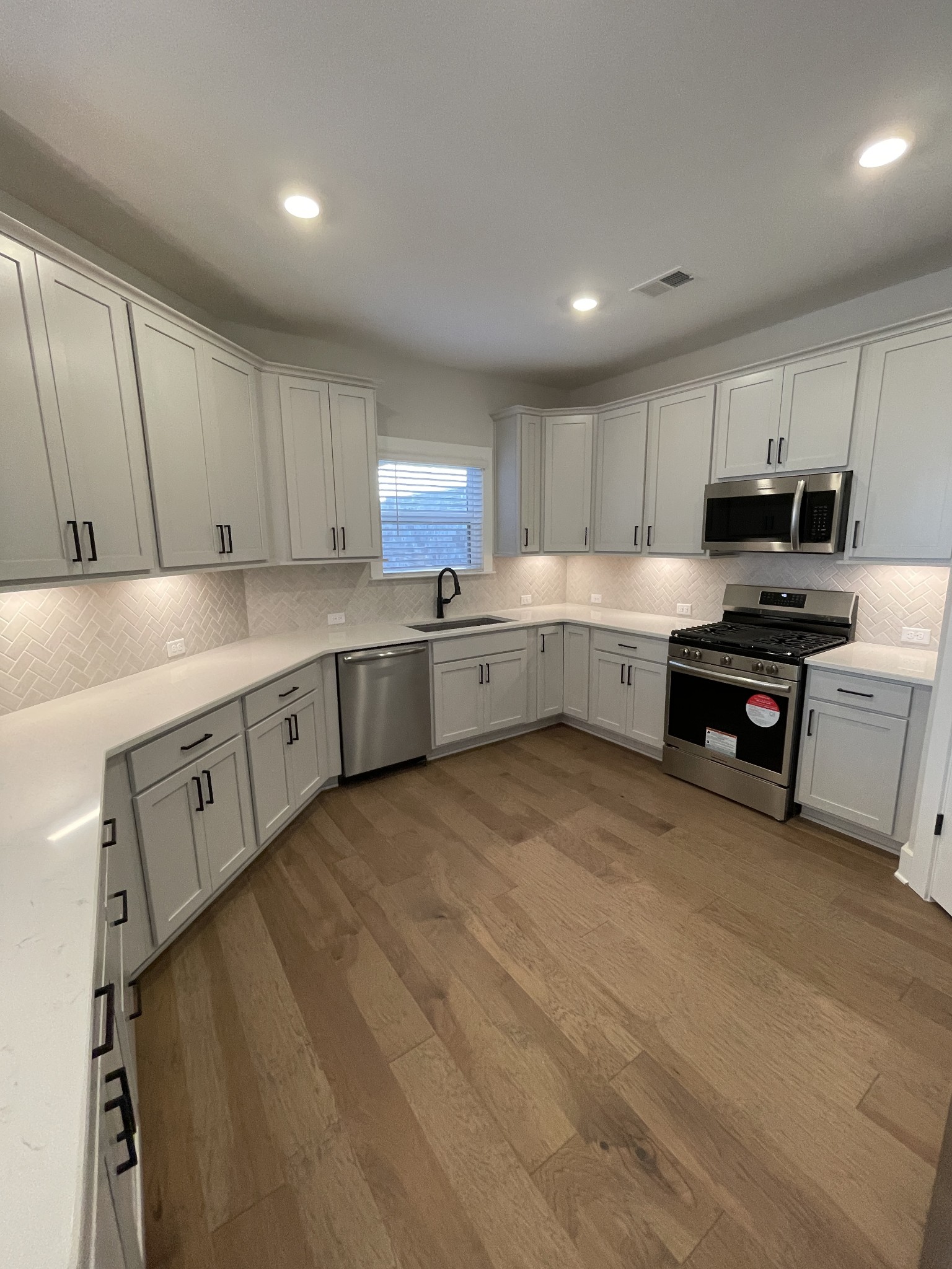 9030 Headwaters Dr Property Photo 1