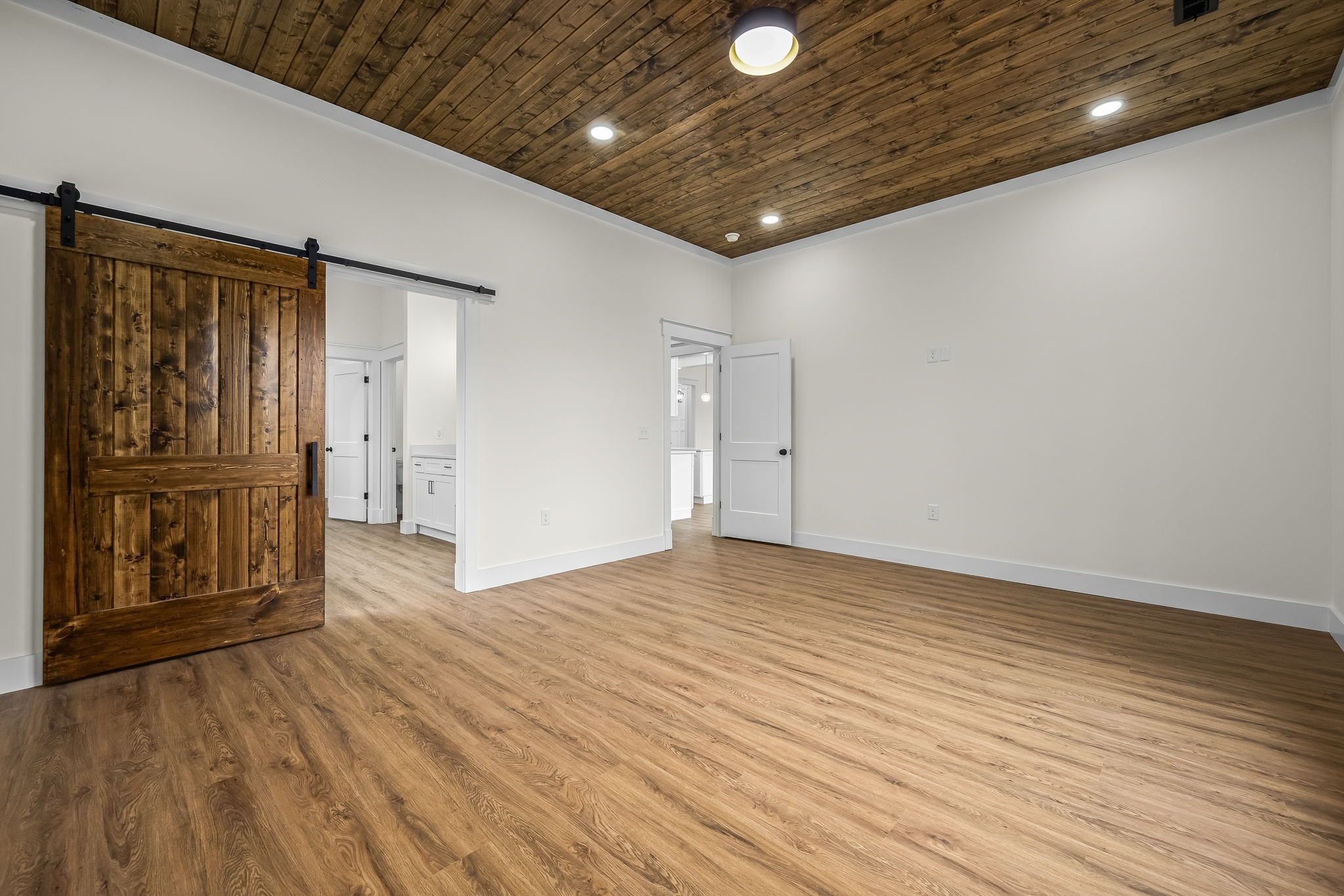 102 Victoria Court, N Property Photo 32
