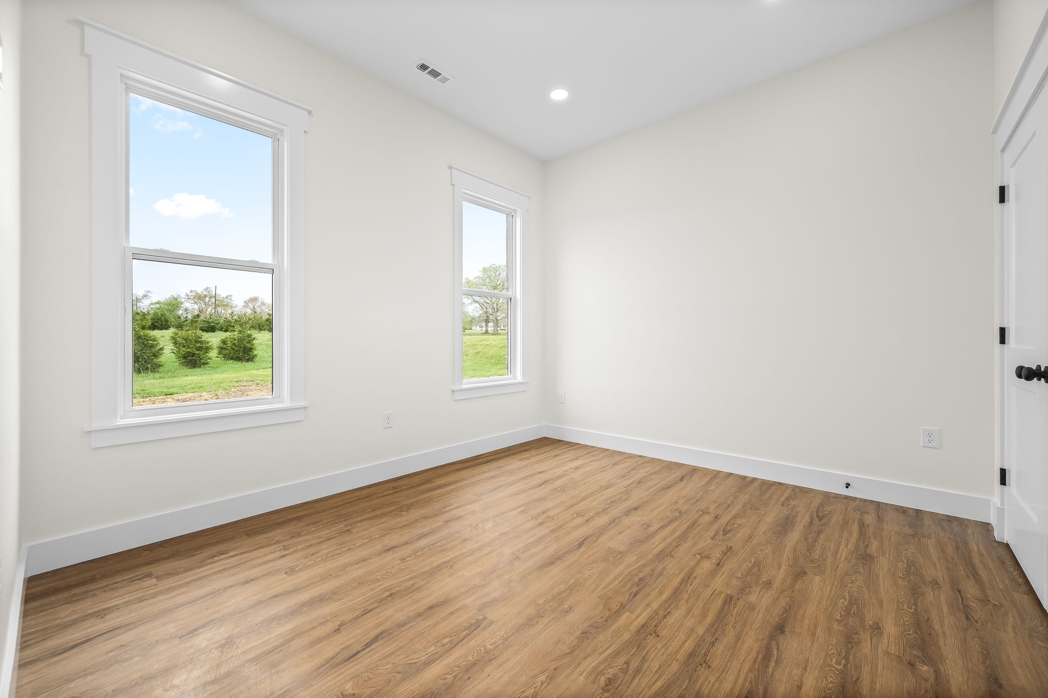 102 Victoria Court, N Property Photo 44
