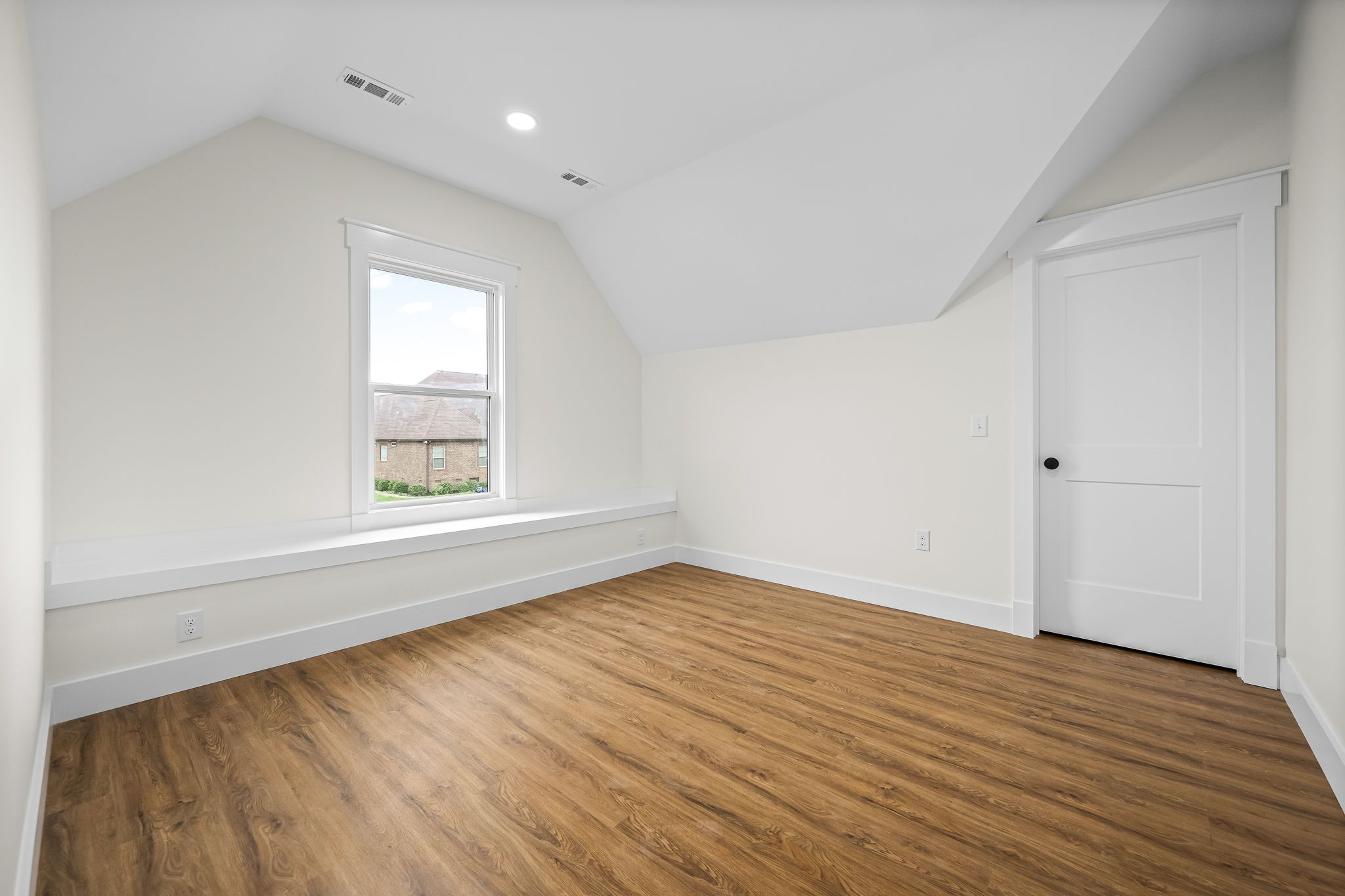 102 Victoria Court, N Property Photo 46