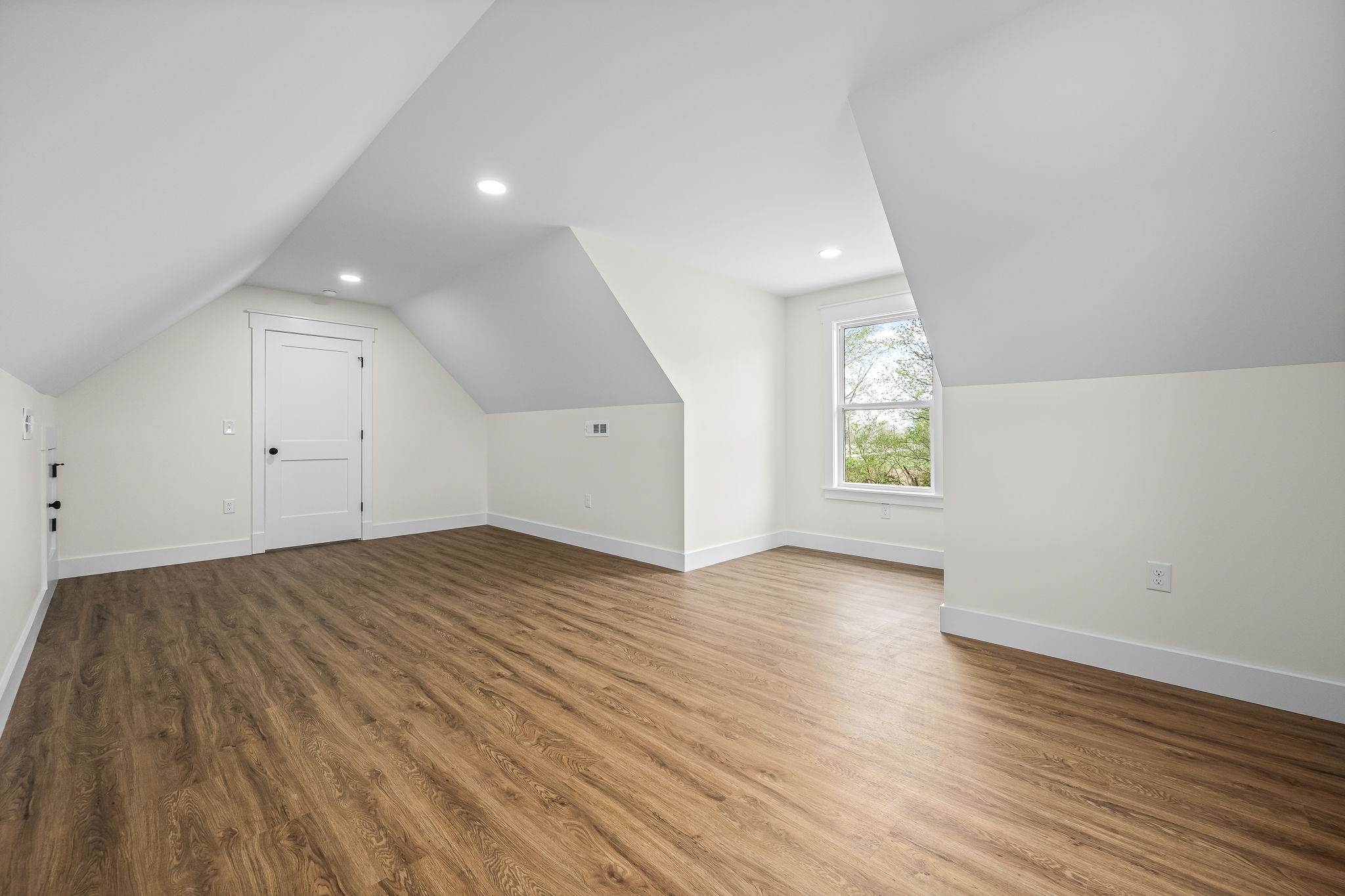 102 Victoria Court, N Property Photo 49
