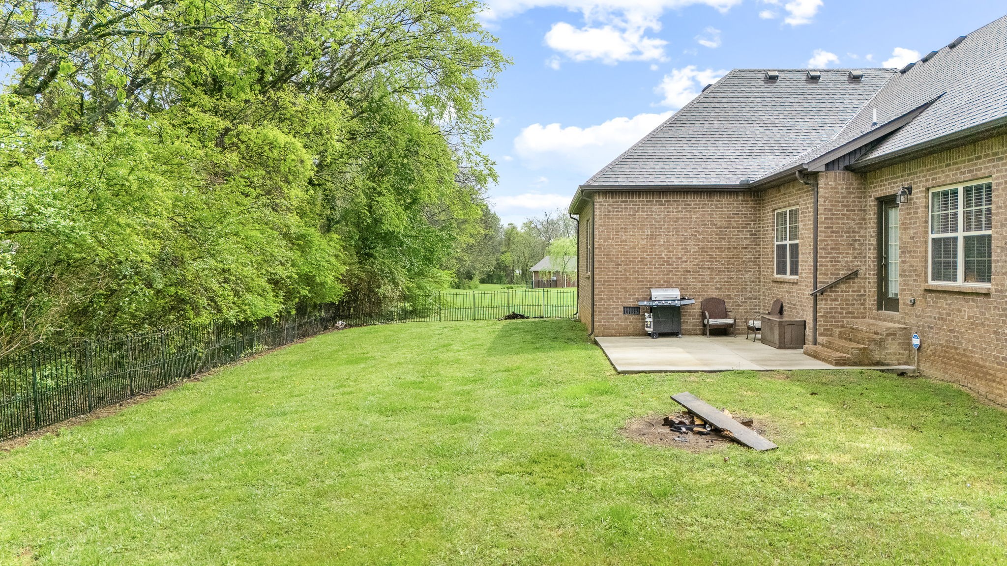 515 Apple Blossom Trl Property Photo 8