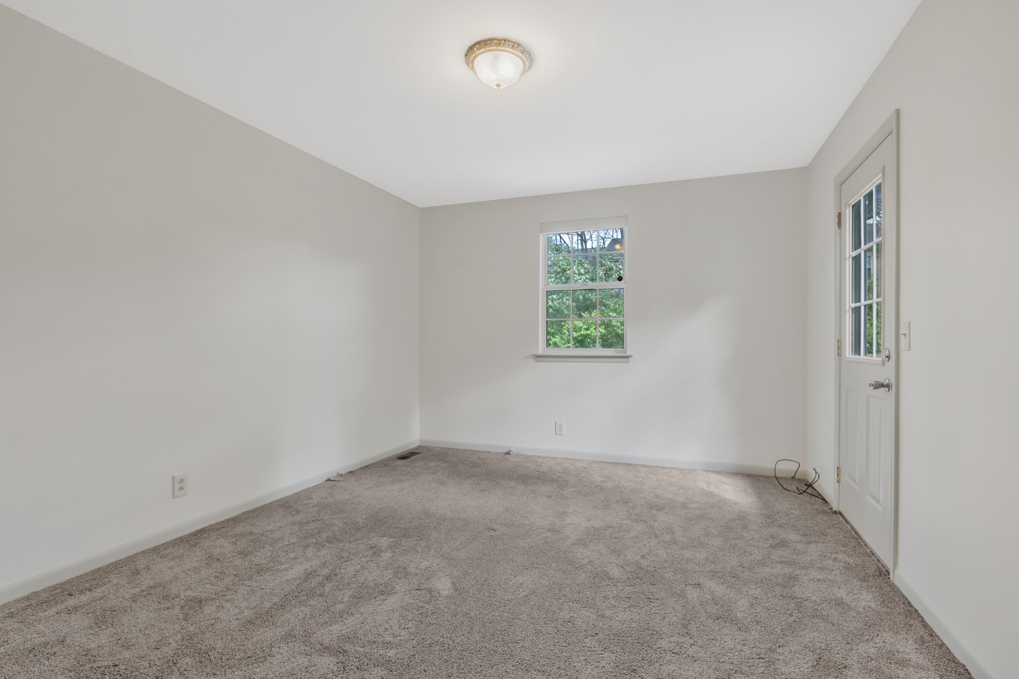 715 Castle Dr Property Photo 24